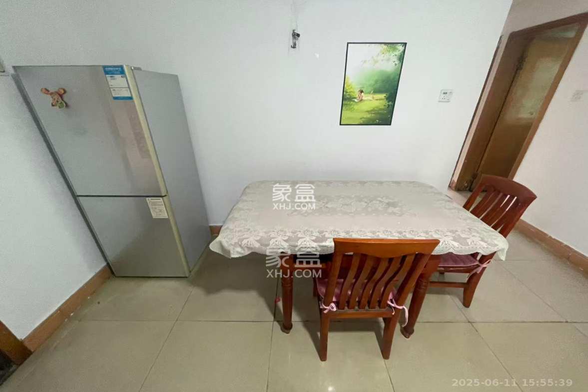 德政园  3室2厅1卫    1800.0元/月 德政园  3室2厅1卫    1800.0元/月室内图