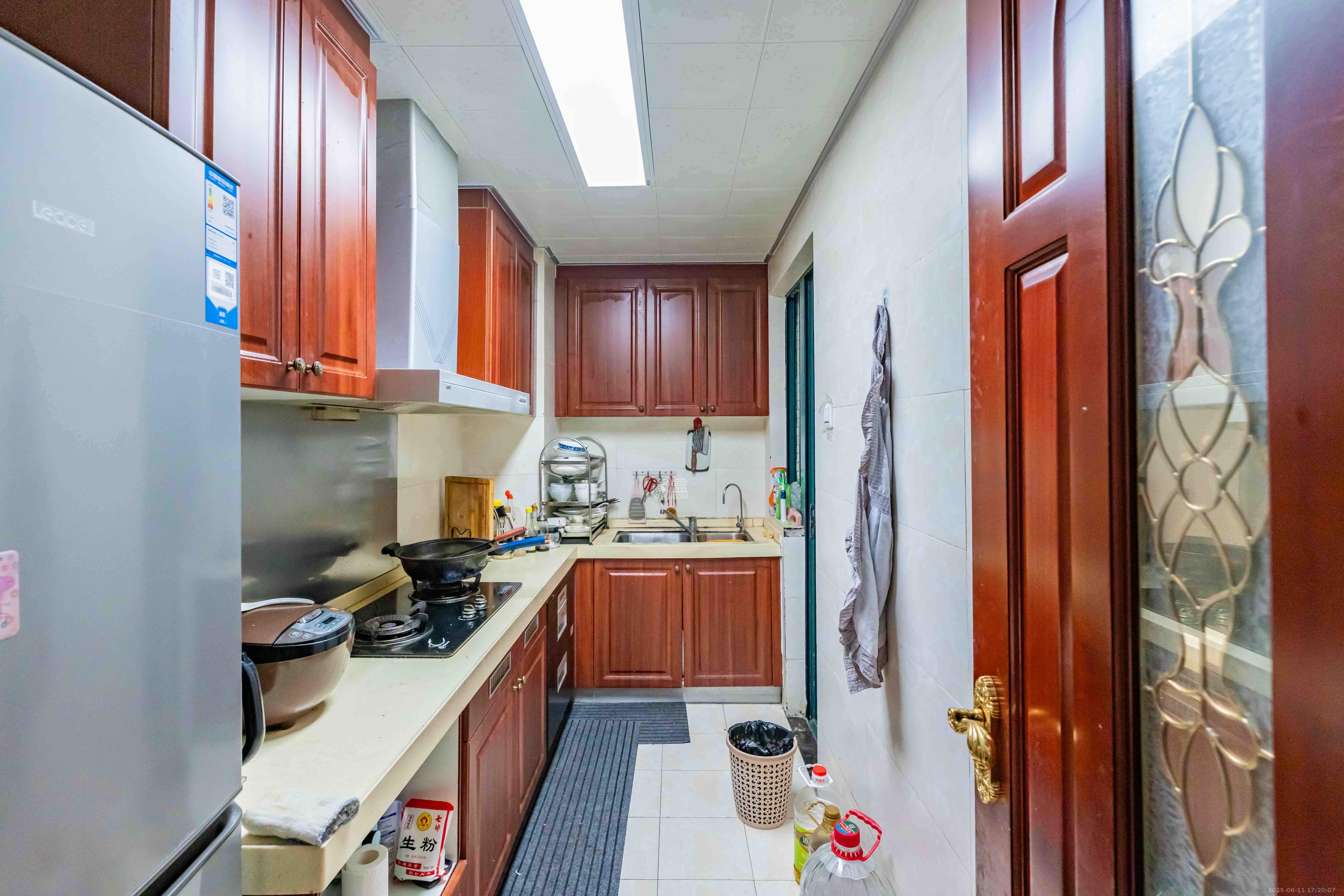 恒大雅苑 3室2厅2卫 2500.0元/月 恒大雅苑 3室2厅2卫 2500.0元/月室内图