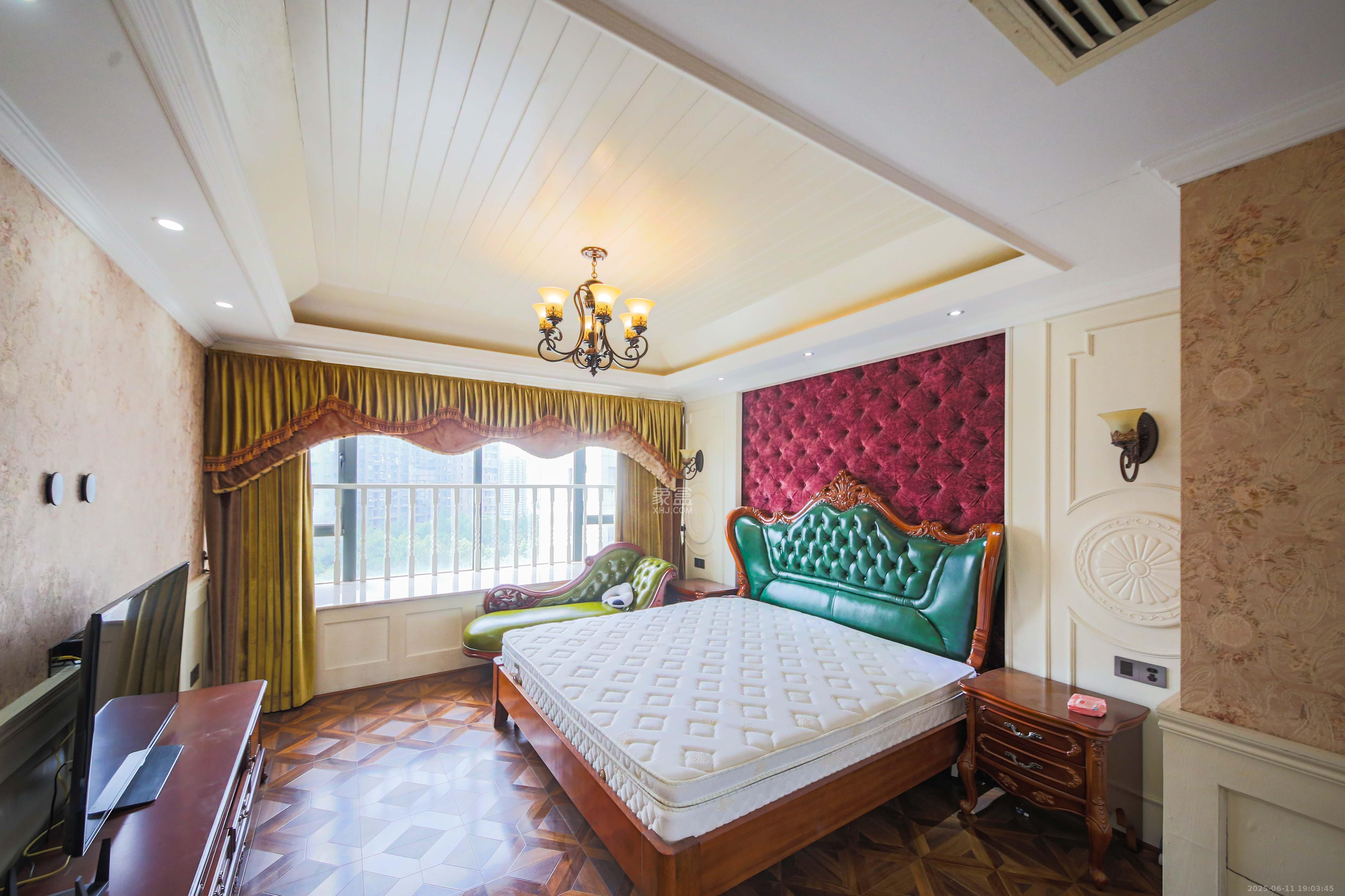 博林金谷  4室2厅2卫    278.0万卧室