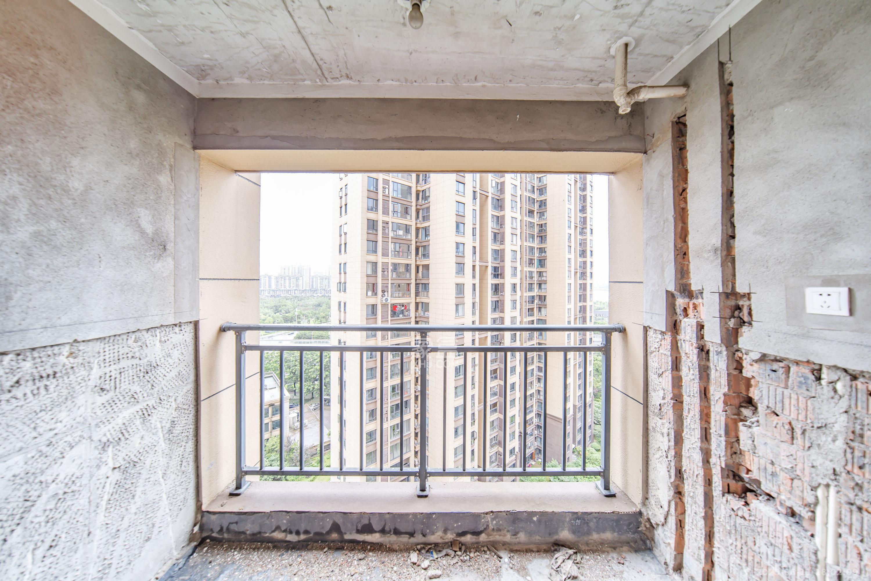 湘熙水郡(观澜海赋家园) 1室0厅0卫 155.0万 湘熙水郡(观澜海赋家园) 1室0厅0卫 155.0万阳台