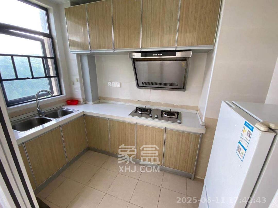 南山十里天池 1室0厅0卫 2300.0元/月 南山十里天池 1室0厅0卫 2300.0元/月室内图