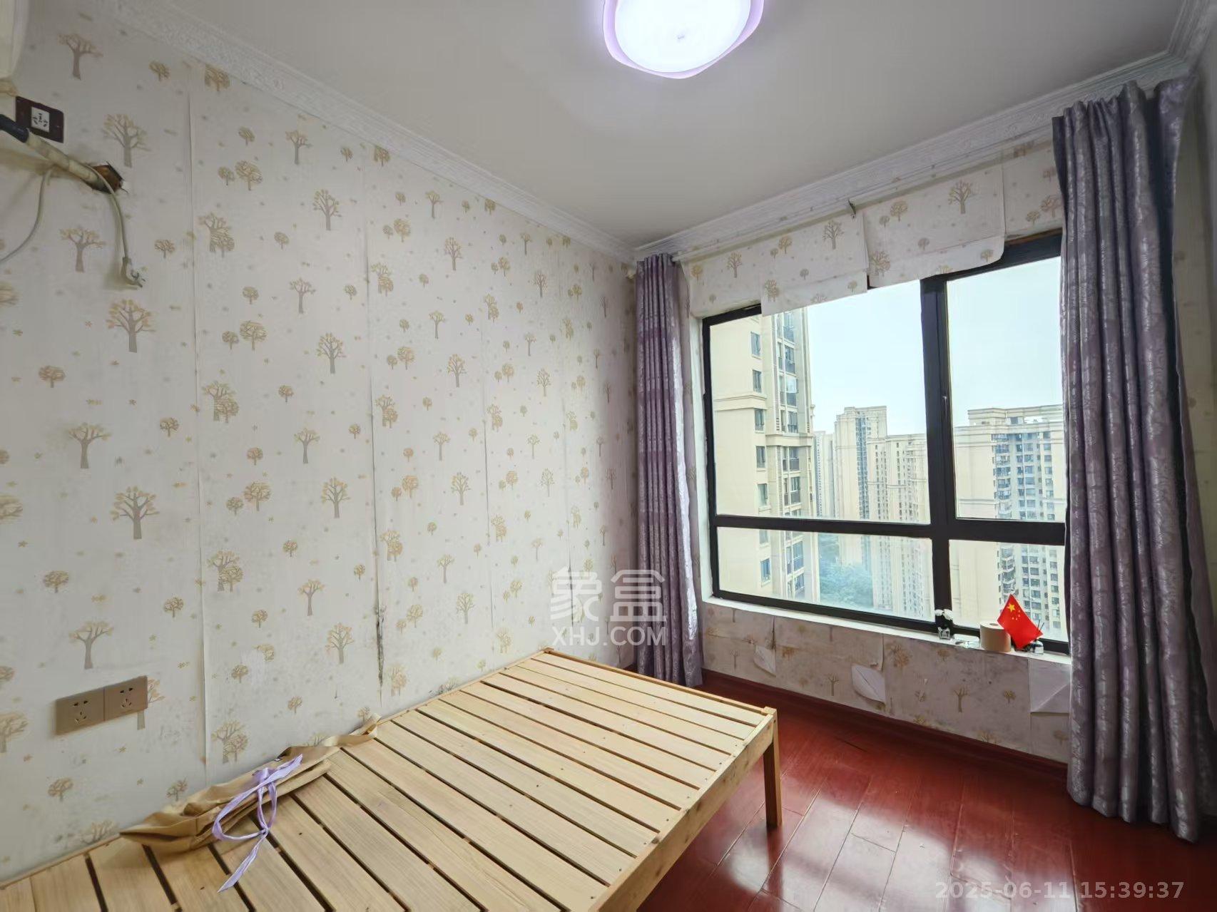 华润橡树湾  3室2厅1卫    1800.0元/月室内图