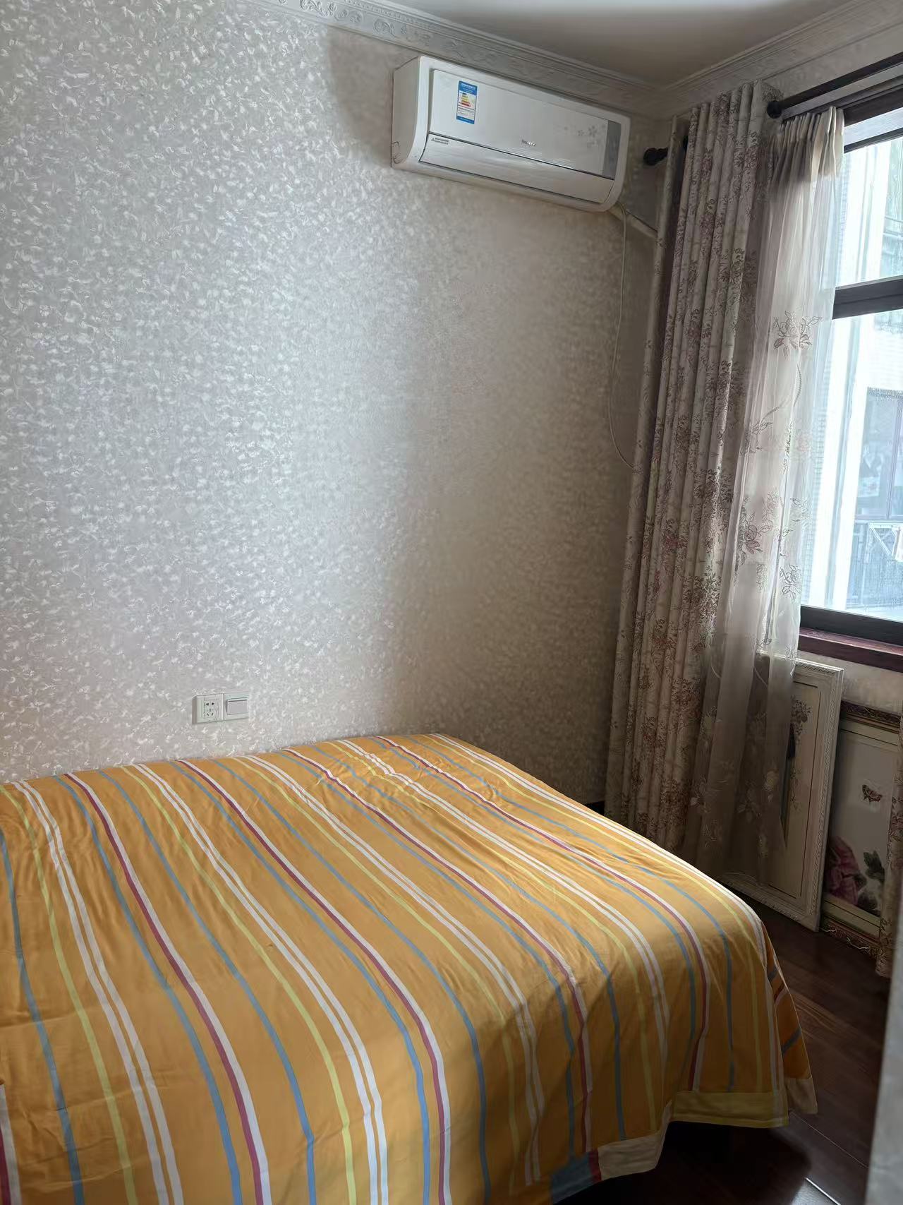 鼎泰逸景园 2室2厅1卫 1500.0元/月 鼎泰逸景园 2室2厅1卫 1500.0元/月室内图