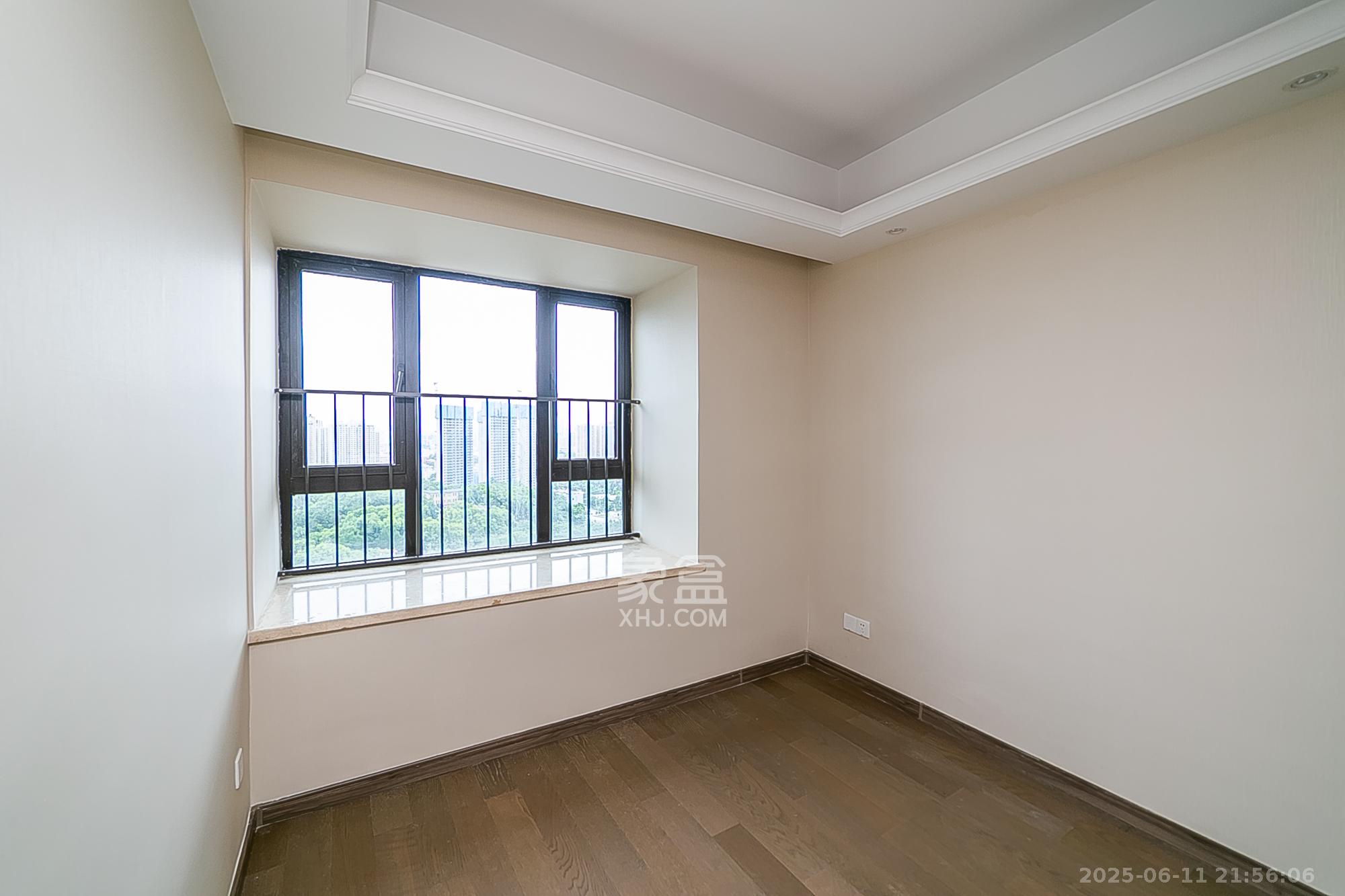 新力铂园(江山云著) 4室2厅2卫 222.0万 新力铂园(江山云著) 4室2厅2卫 222.0万卧室