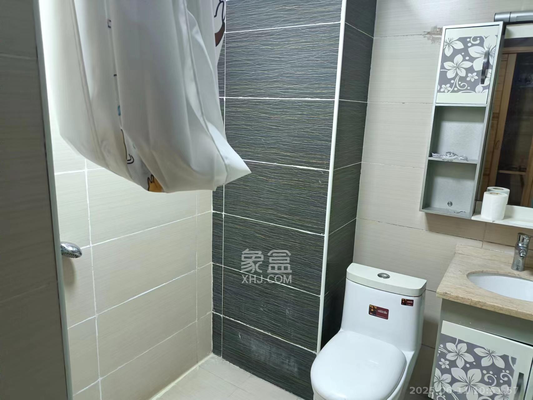 水岸世景  1室1厅1卫   900.00元/月室内图