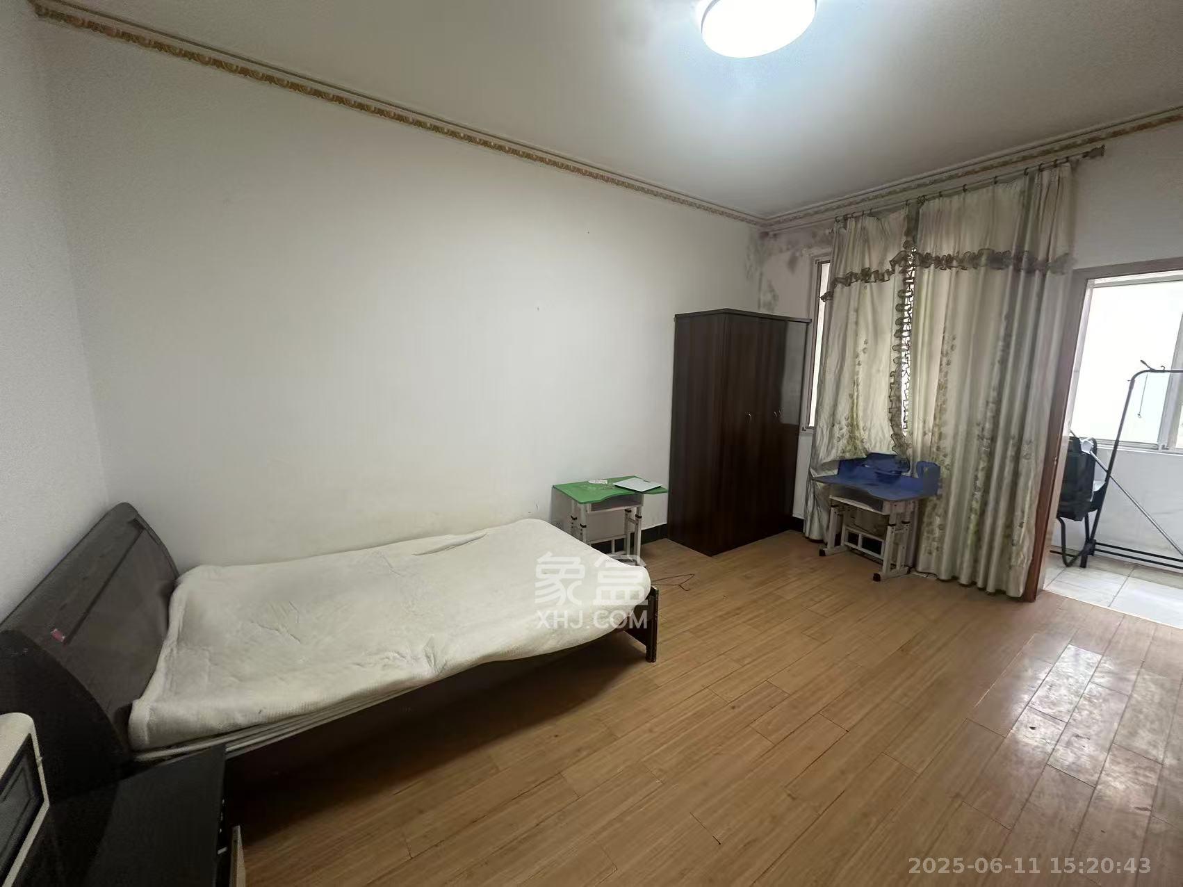 市直属机关宿舍  3室1厅1卫    1900.0元/月室内图