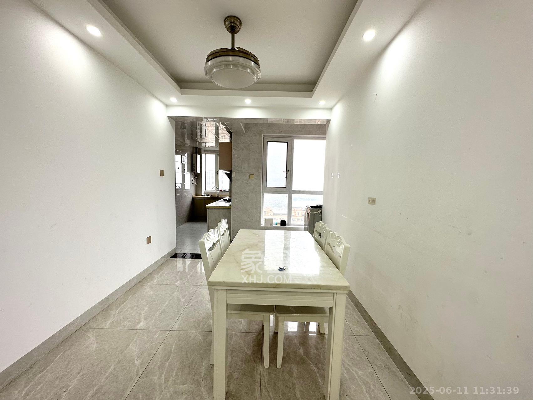 五矿万境水岸 3室2厅2卫 69.8万 五矿万境水岸 3室2厅2卫 69.8万客厅