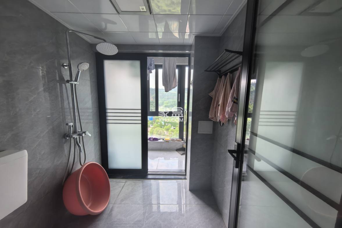 东岳新外滩 3室2厅2卫 2800.0元/月 东岳新外滩 3室2厅2卫 2800.0元/月室内图