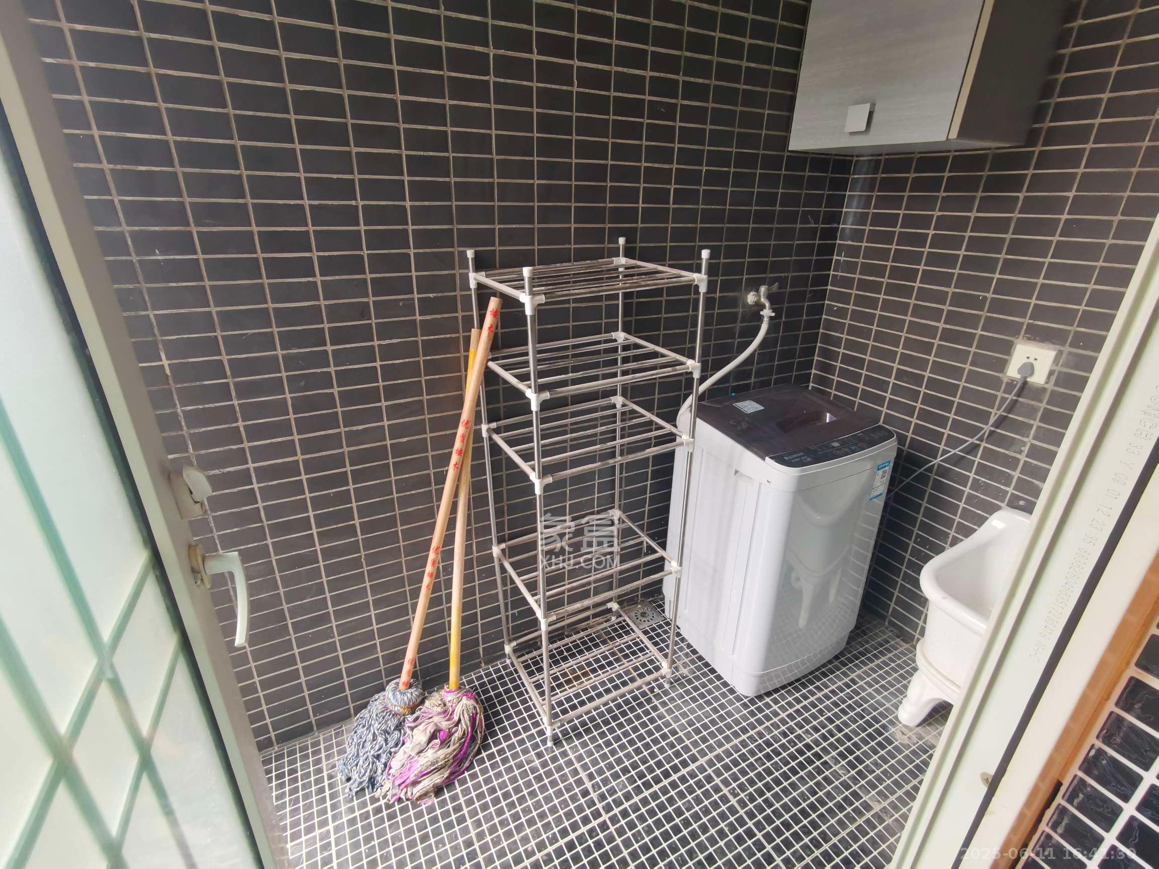 汇富中心  1室1厅1卫   1800.00元/月室内图