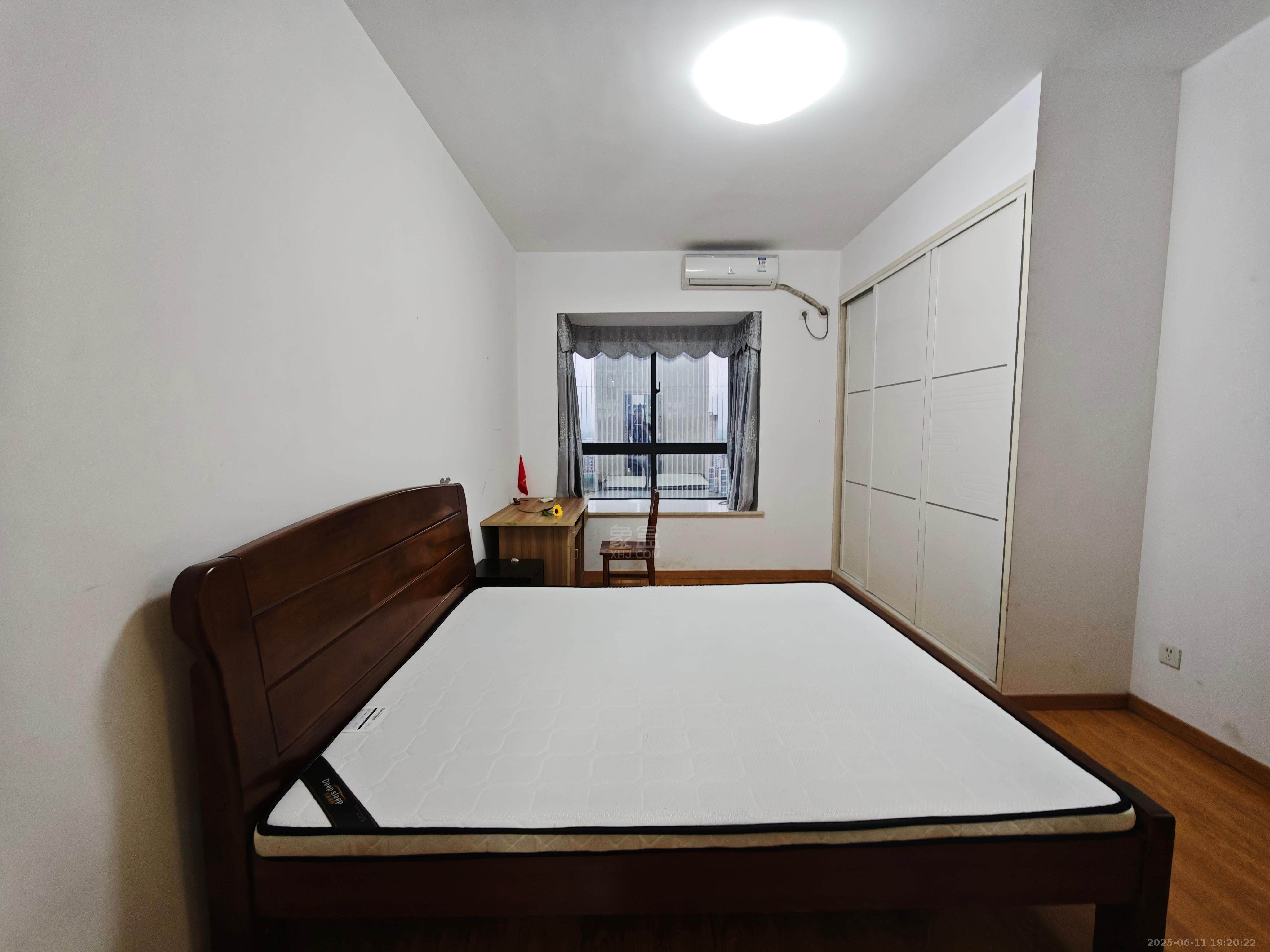 武广国际学苑 3室2厅2卫 1800.0元/月 武广国际学苑 3室2厅2卫 1800.0元/月室内图