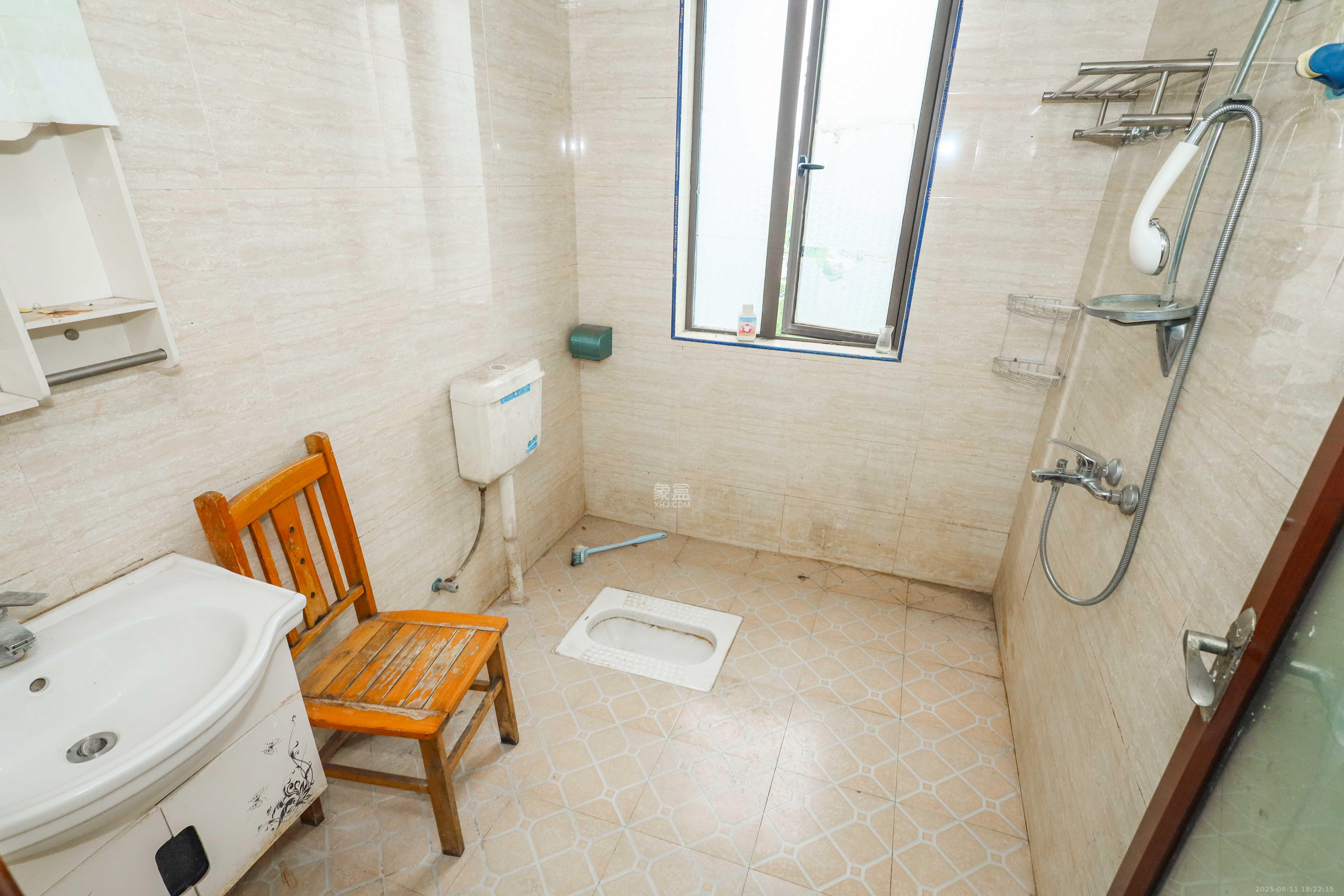 旭辉御府  4室2厅1卫    139.0万 旭辉御府  4室2厅1卫    139.0万卫生间