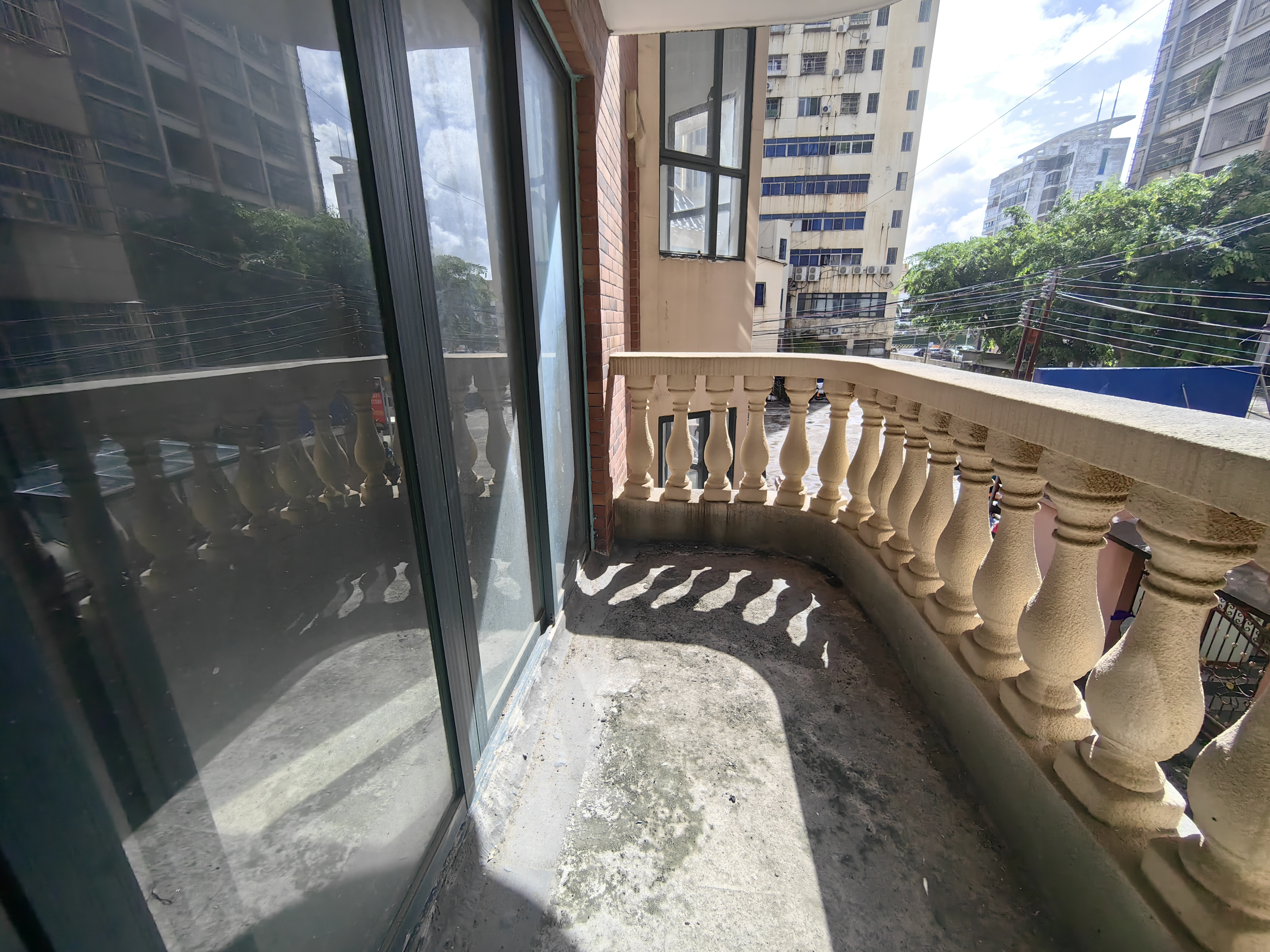 梨园别墅(海甸岛) 10室3厅4卫 528.0万 梨园别墅(海甸岛) 10室3厅4卫 528.0万客厅