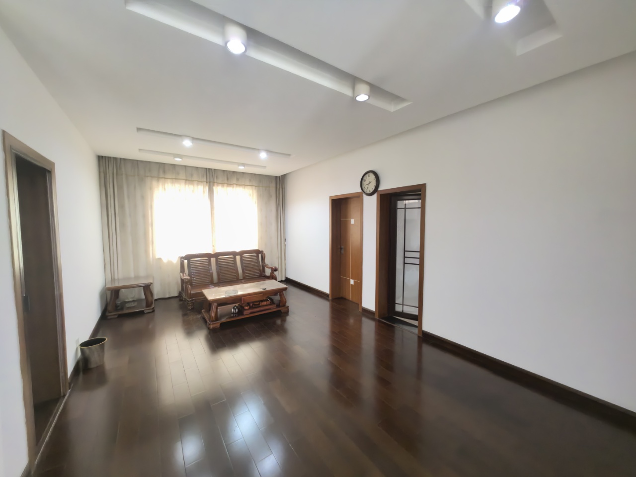 燎原新村  6室3厅4卫   202.00万室内图