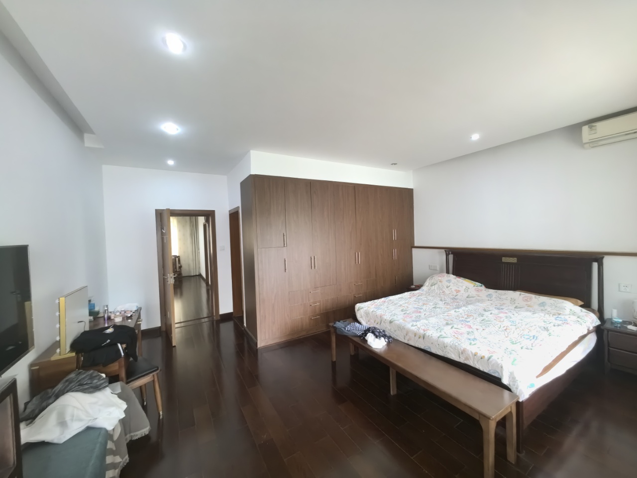 燎原新村  6室3厅4卫   202.00万室内图