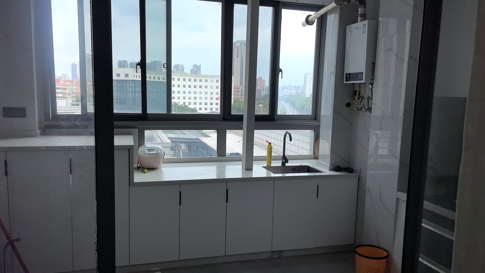 尚格广场  1室0厅0卫    35.0万 尚格广场  1室0厅0卫    35.0万室内图