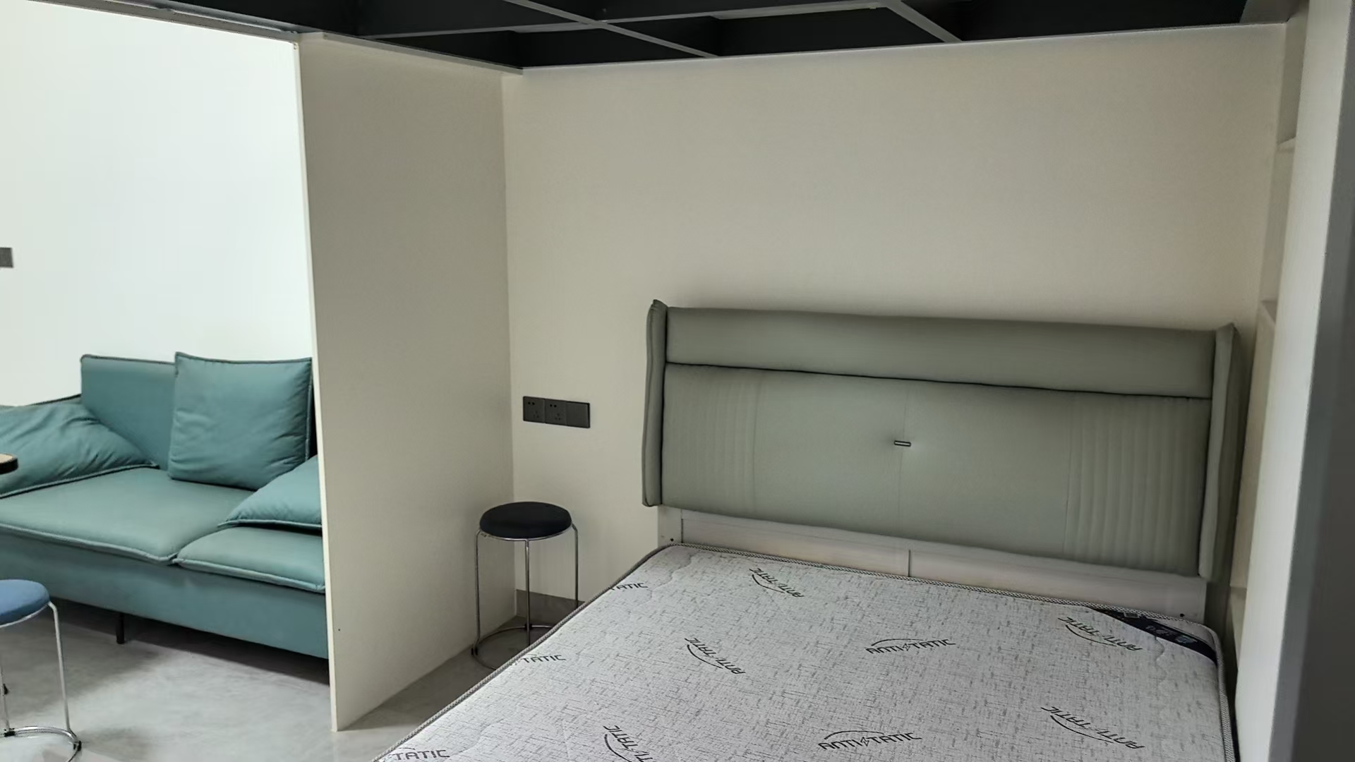 尚格广场  1室0厅0卫    35.0万 尚格广场  1室0厅0卫    35.0万室内图