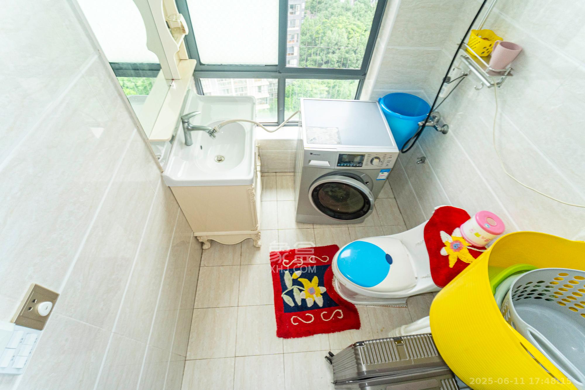 恒基凯旋门一二期 3室2厅2卫 133.0万 恒基凯旋门一二期 3室2厅2卫 133.0万卫生间