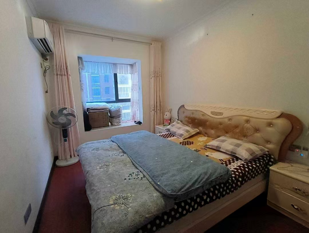 东方明珠 2室2厅1卫 36.8万 东方明珠 2室2厅1卫 36.8万客厅