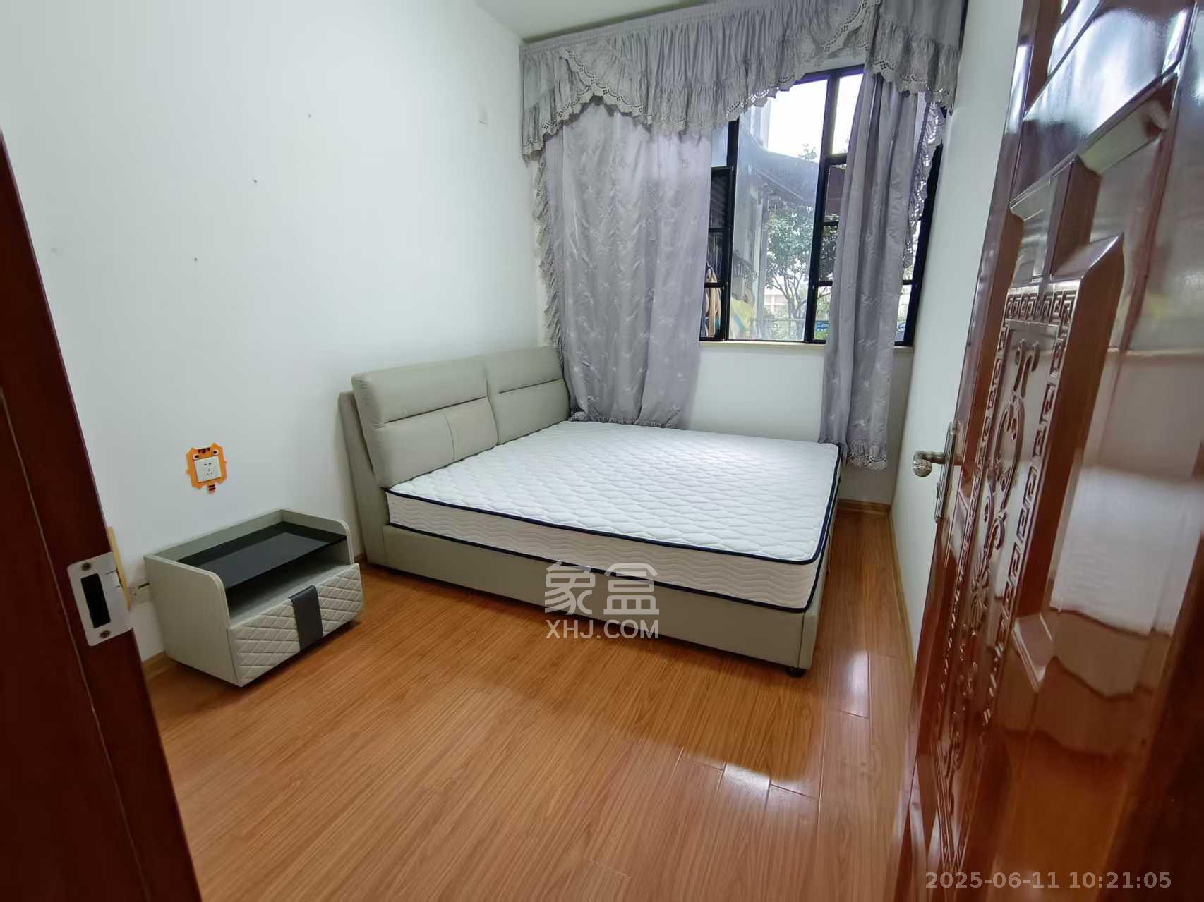 阳光100三期  1室1厅1卫   1400.00元/月室内图