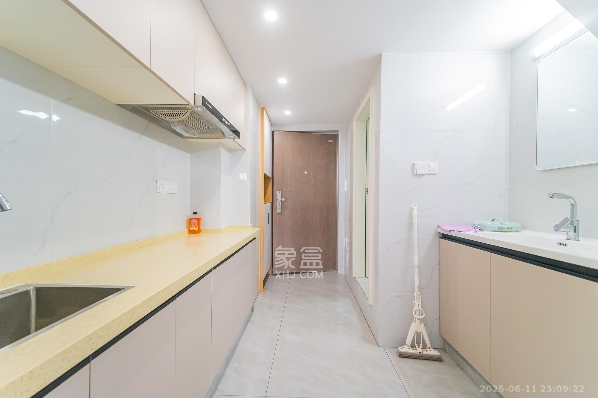 新城悦隽公园 2室1厅1卫 26.8万 新城悦隽公园 2室1厅1卫 26.8万厨房