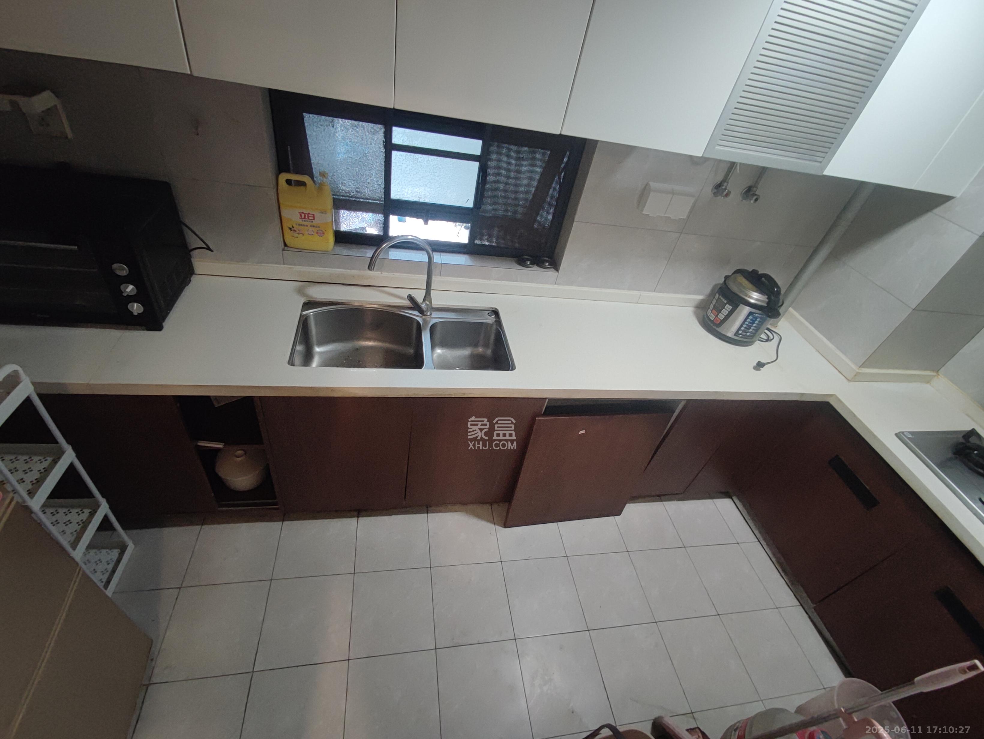 汇金城/嘉华城(二期、三期) 3室2厅2卫 2600.0元/月 汇金城/嘉华城(二期、三期) 3室2厅2卫 2600.0元/月室内图