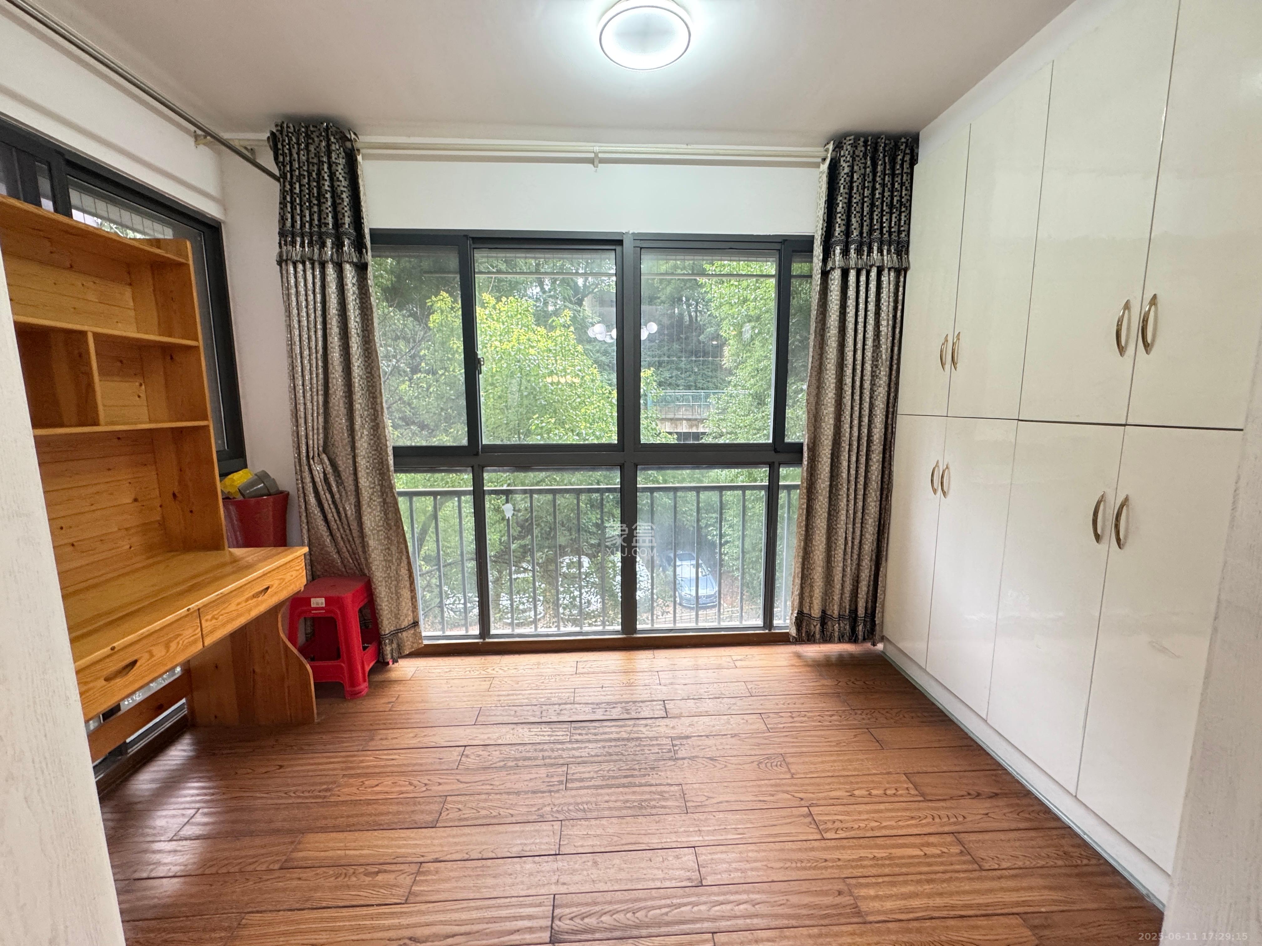 优山美地 3室2厅2卫 2700.0元/月 优山美地 3室2厅2卫 2700.0元/月室内图