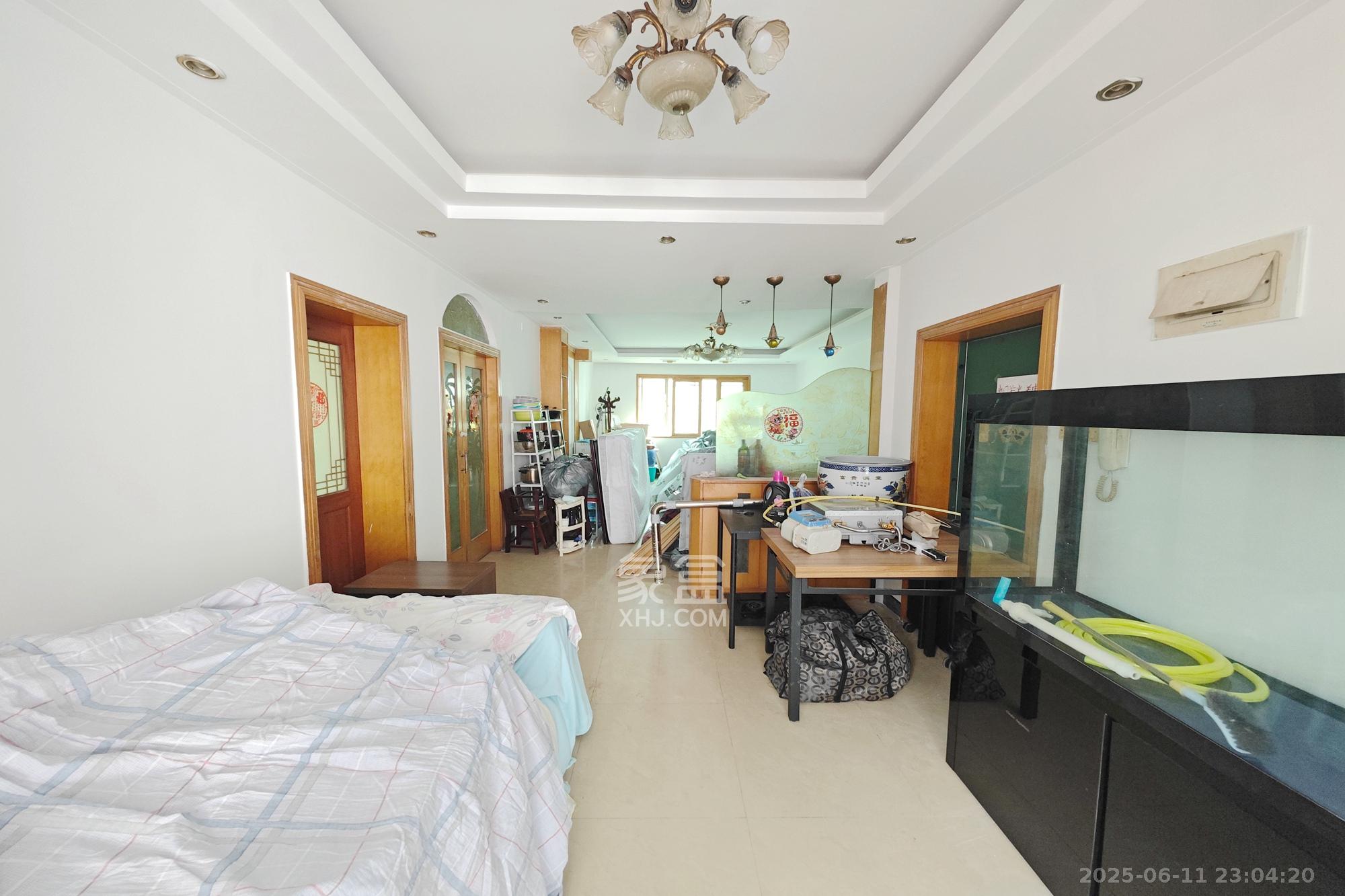 桔园小区1-8片 4室2厅2卫 80.0万 桔园小区1-8片 4室2厅2卫 80.0万客厅