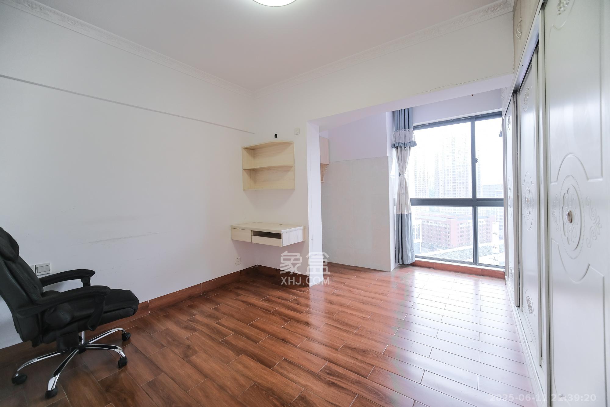 山水湾 3室2厅1卫 67.0万 山水湾 3室2厅1卫 67.0万卧室