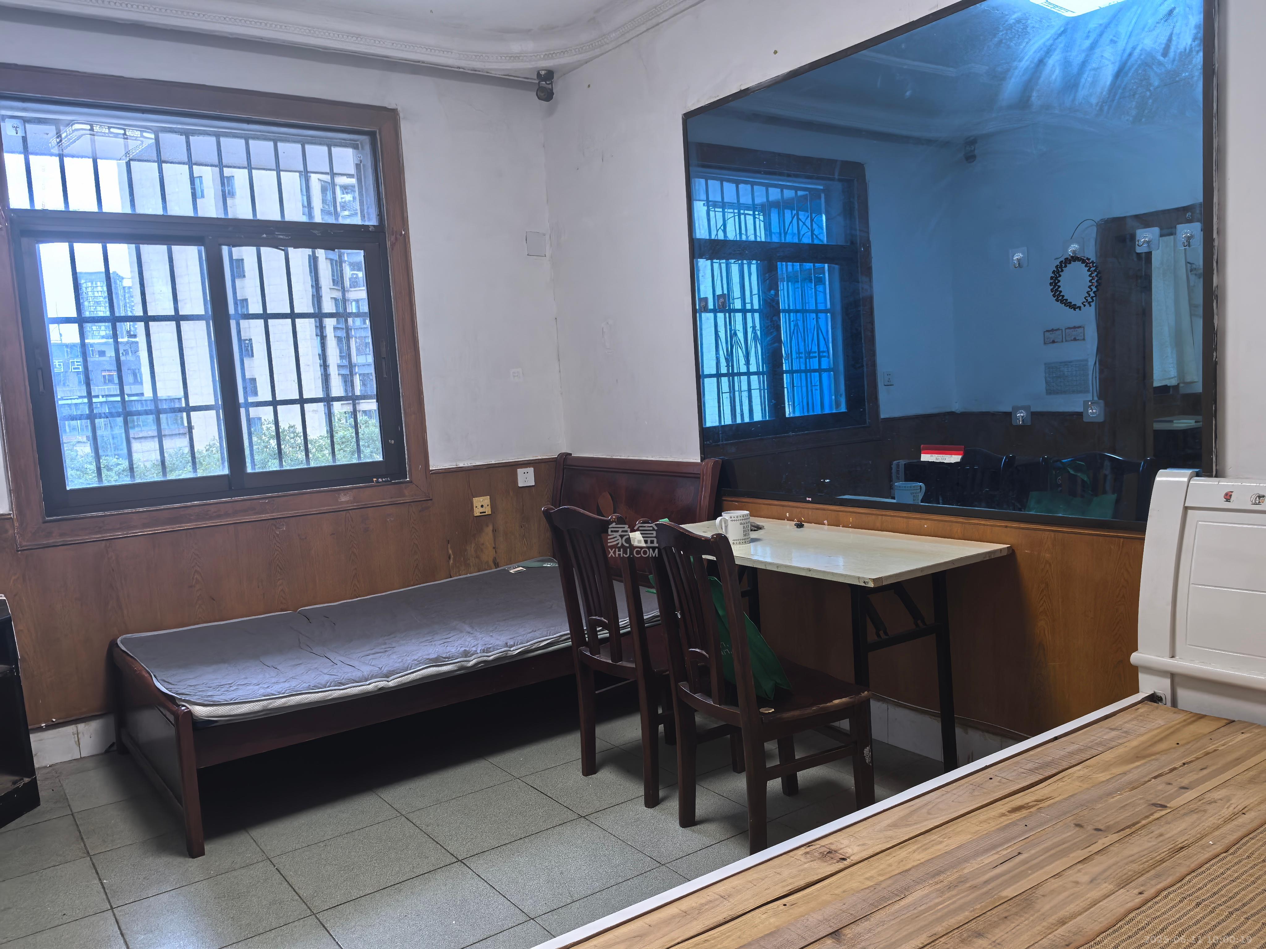 晴佳巷散盘 2室1厅1卫 1300.0元/月 晴佳巷散盘 2室1厅1卫 1300.0元/月室内图