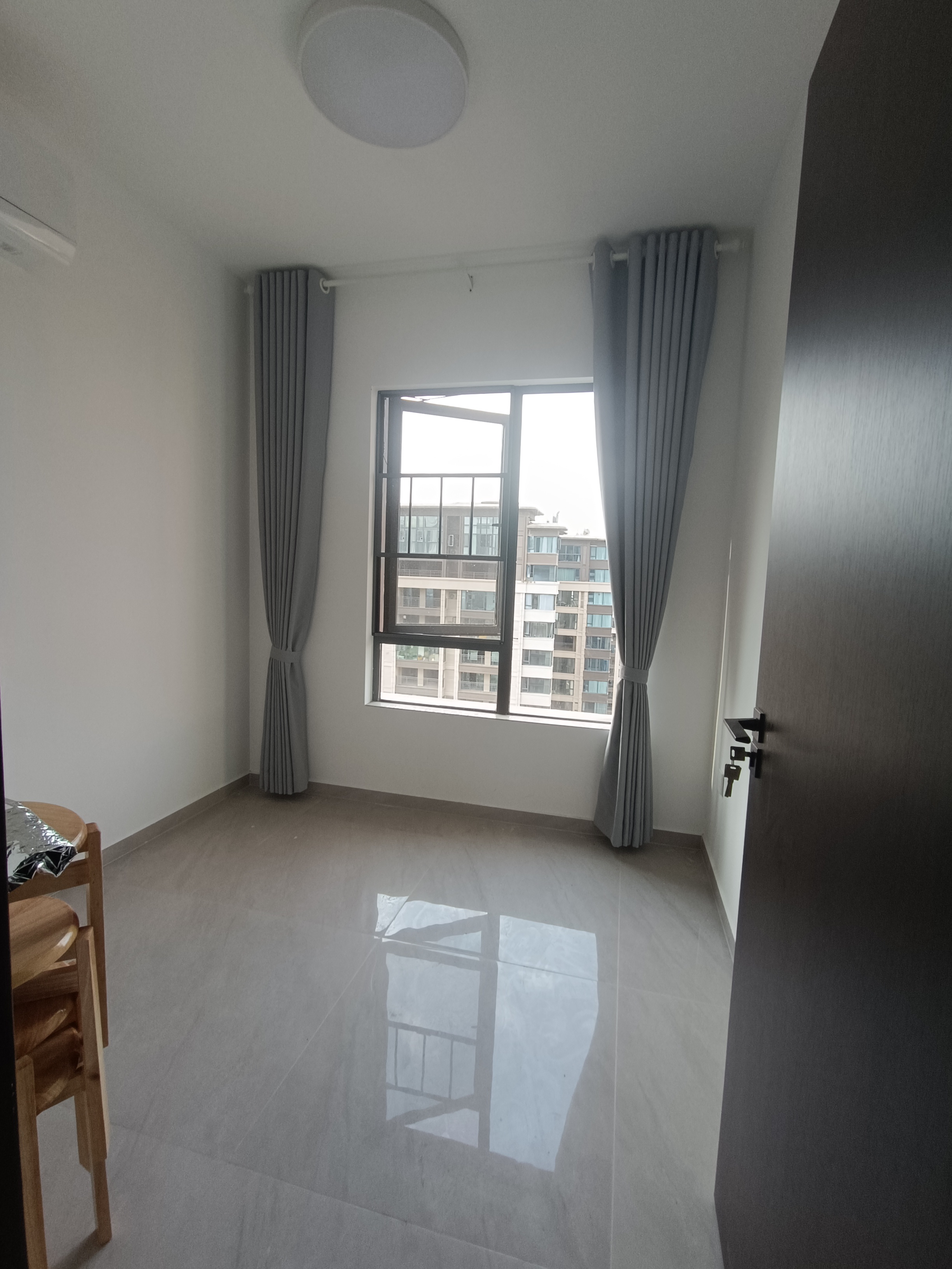 荣盛花语书苑 4室2厅2卫 2500.0元/月 荣盛花语书苑 4室2厅2卫 2500.0元/月室内图