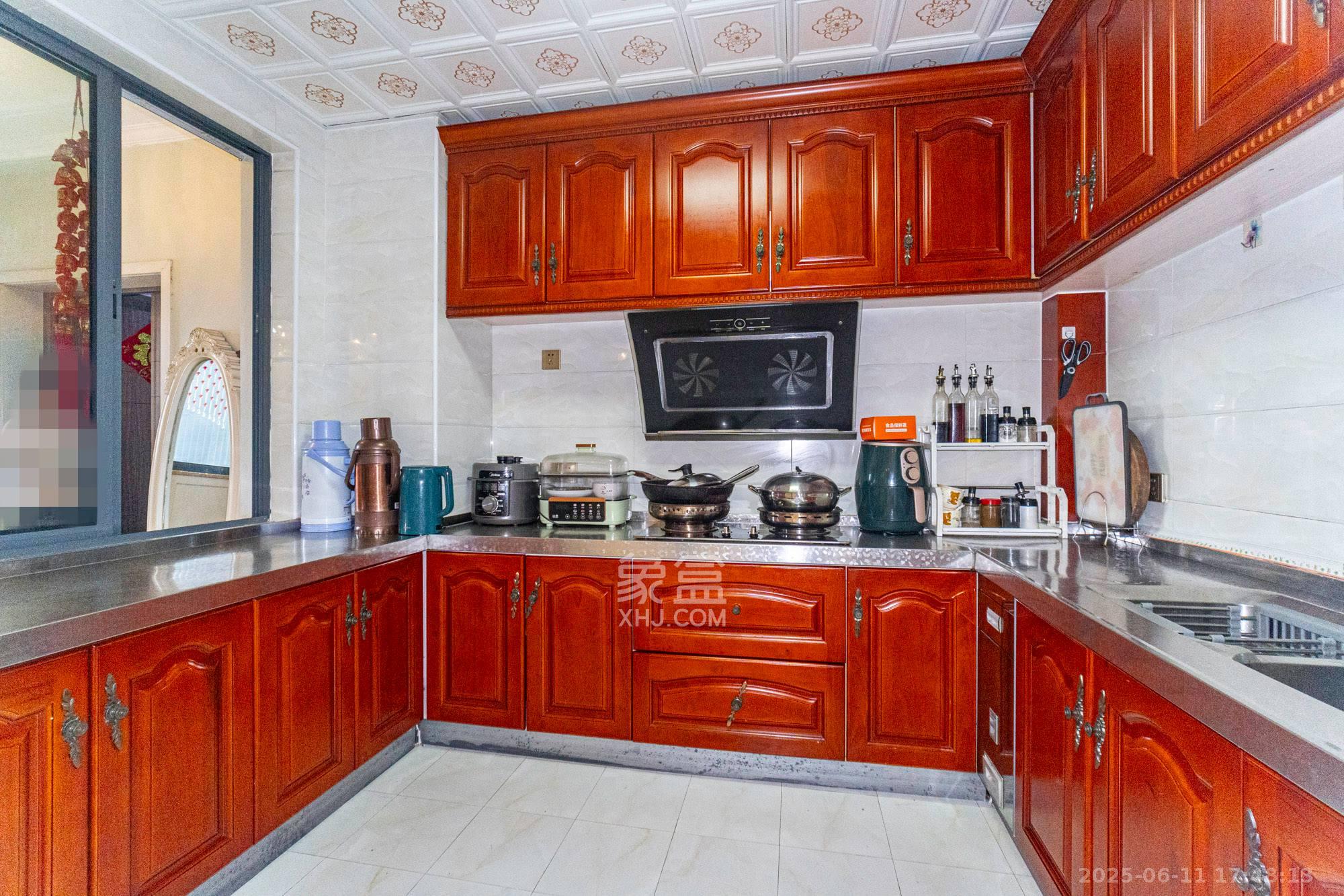 恒基凯旋门一二期 3室2厅2卫 133.0万 恒基凯旋门一二期 3室2厅2卫 133.0万厨房