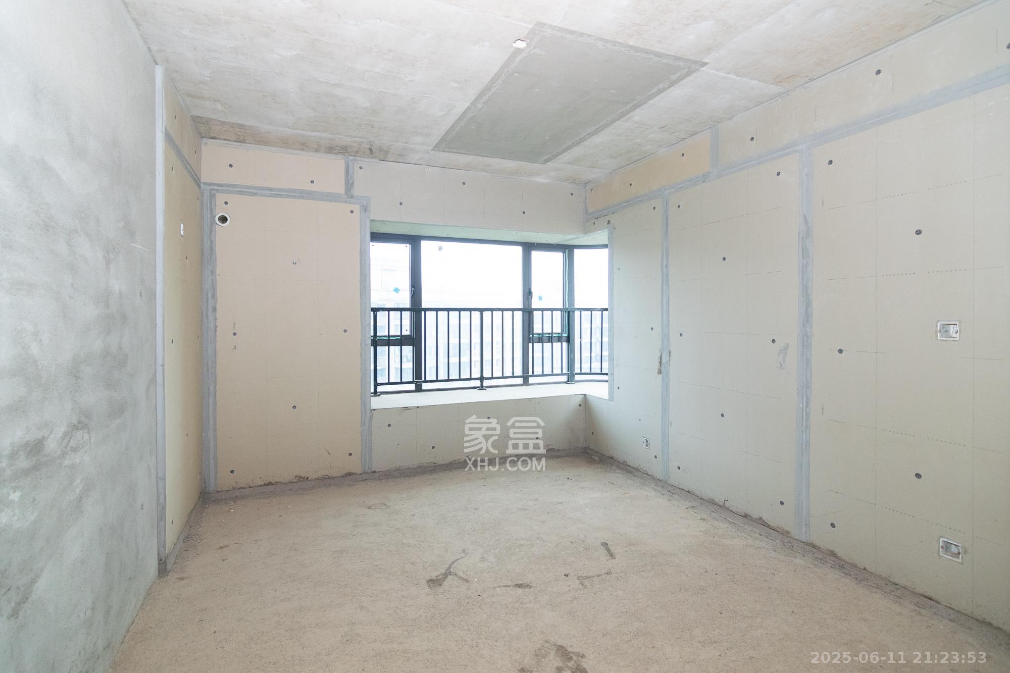 润和谷山郡(悦禧山庄水榭花都)  5室2厅3卫    139.0万 润和谷山郡(悦禧山庄水榭花都)  5室2厅3卫    139.0万卧室