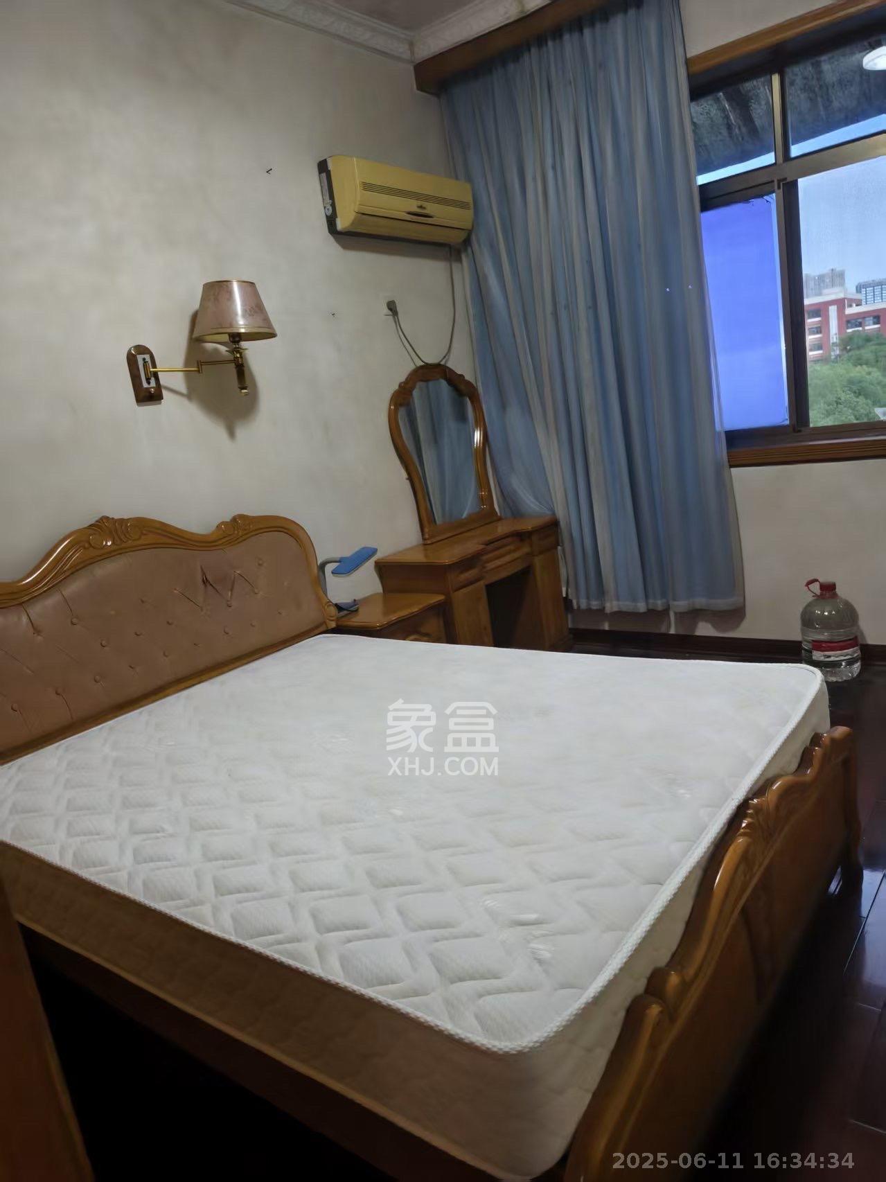 交通技校宿舍 1室1厅1卫 2800.0元/月 交通技校宿舍 1室1厅1卫 2800.0元/月室内图