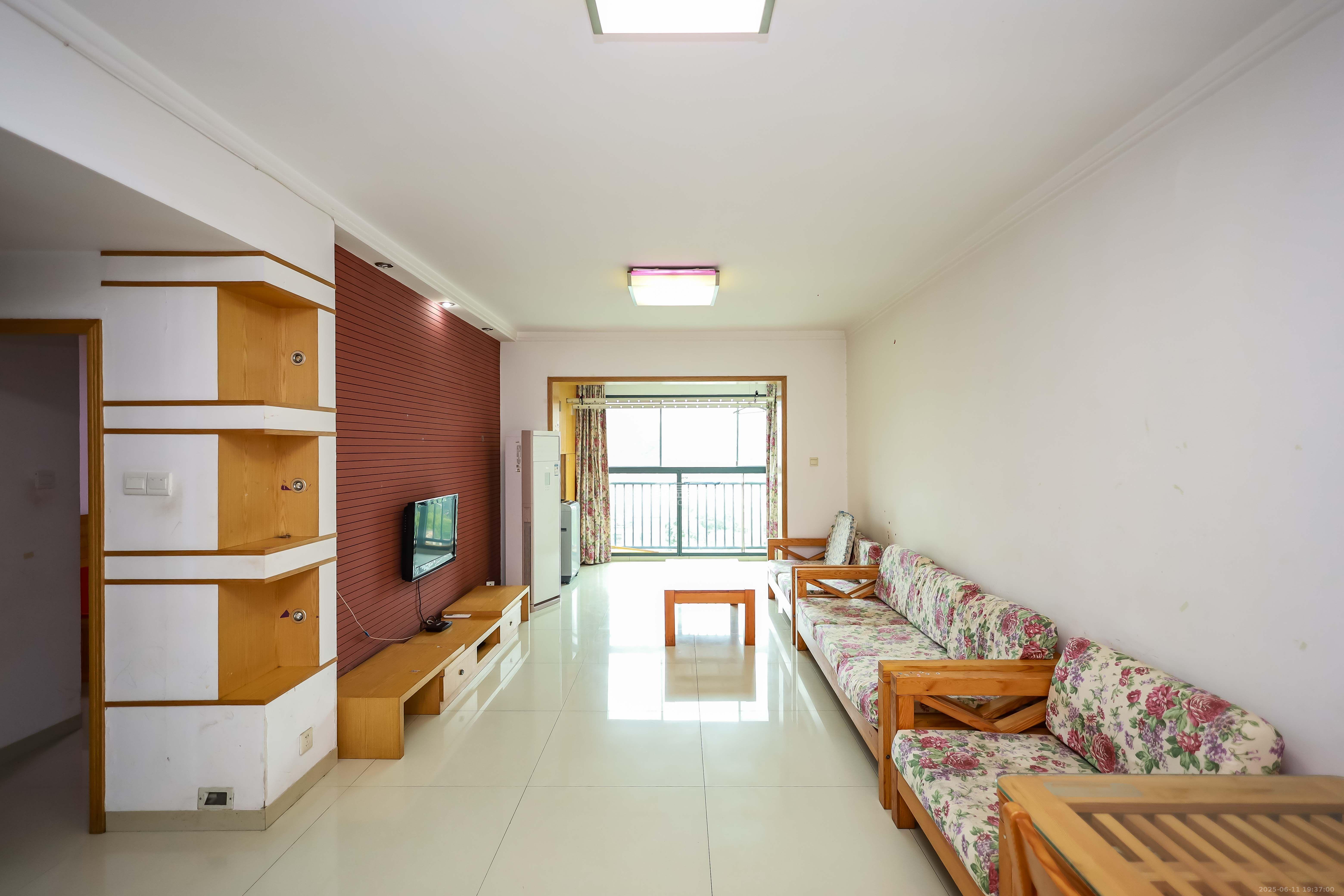 卓越蔚蓝海岸一期 2室2厅1卫 1800.0元/月 卓越蔚蓝海岸一期 2室2厅1卫 1800.0元/月室内图