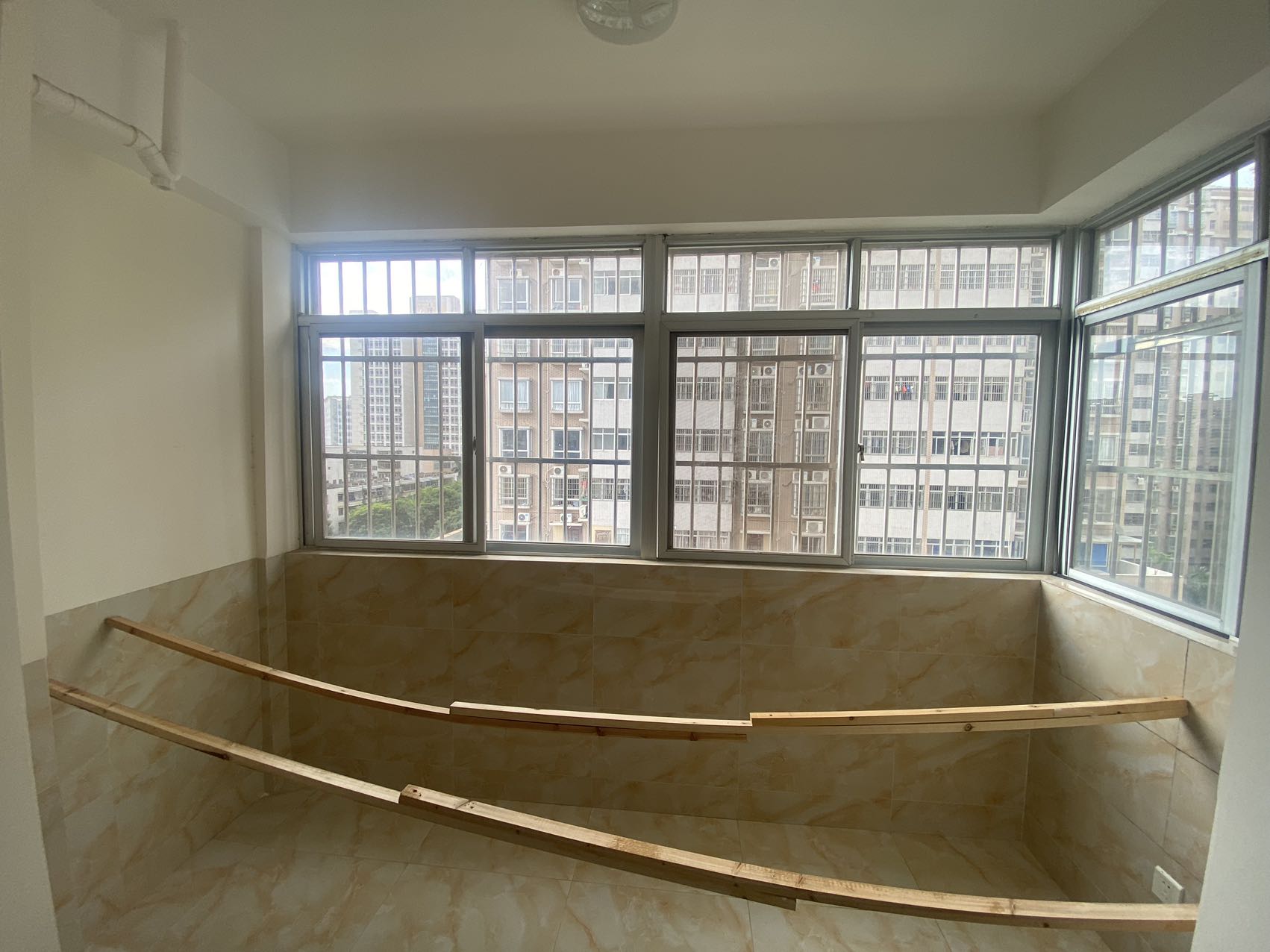 学苑公寓 3室2厅2卫 2700.0元/月 学苑公寓 3室2厅2卫 2700.0元/月室内图