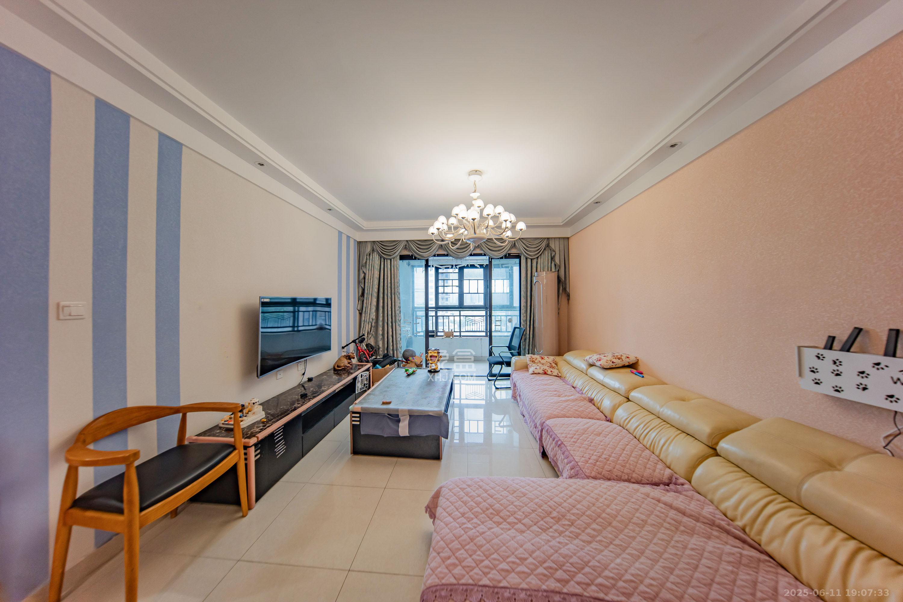 中海国际三期  3室2厅1卫    78.0万 中海国际三期  3室2厅1卫    78.0万客厅