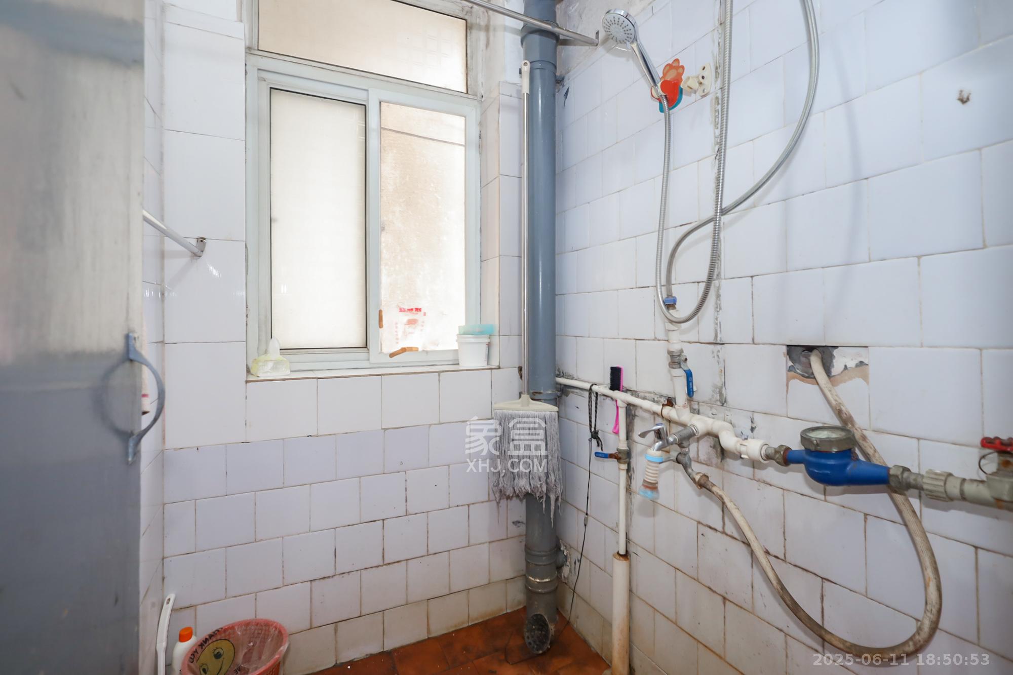 魏家坡  2室1厅1卫    41.8万 魏家坡  2室1厅1卫    41.8万卫生间