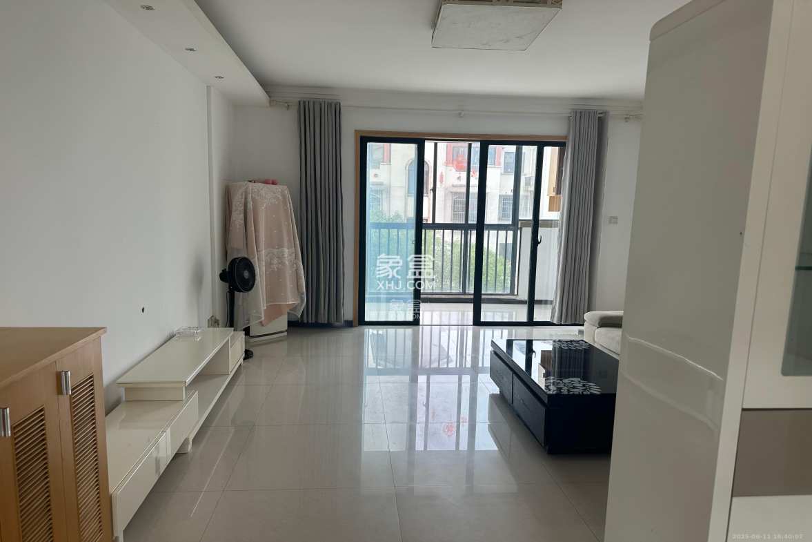 鹏基诺亚山林 3室2厅2卫 2200.0元/月 鹏基诺亚山林 3室2厅2卫 2200.0元/月室内图