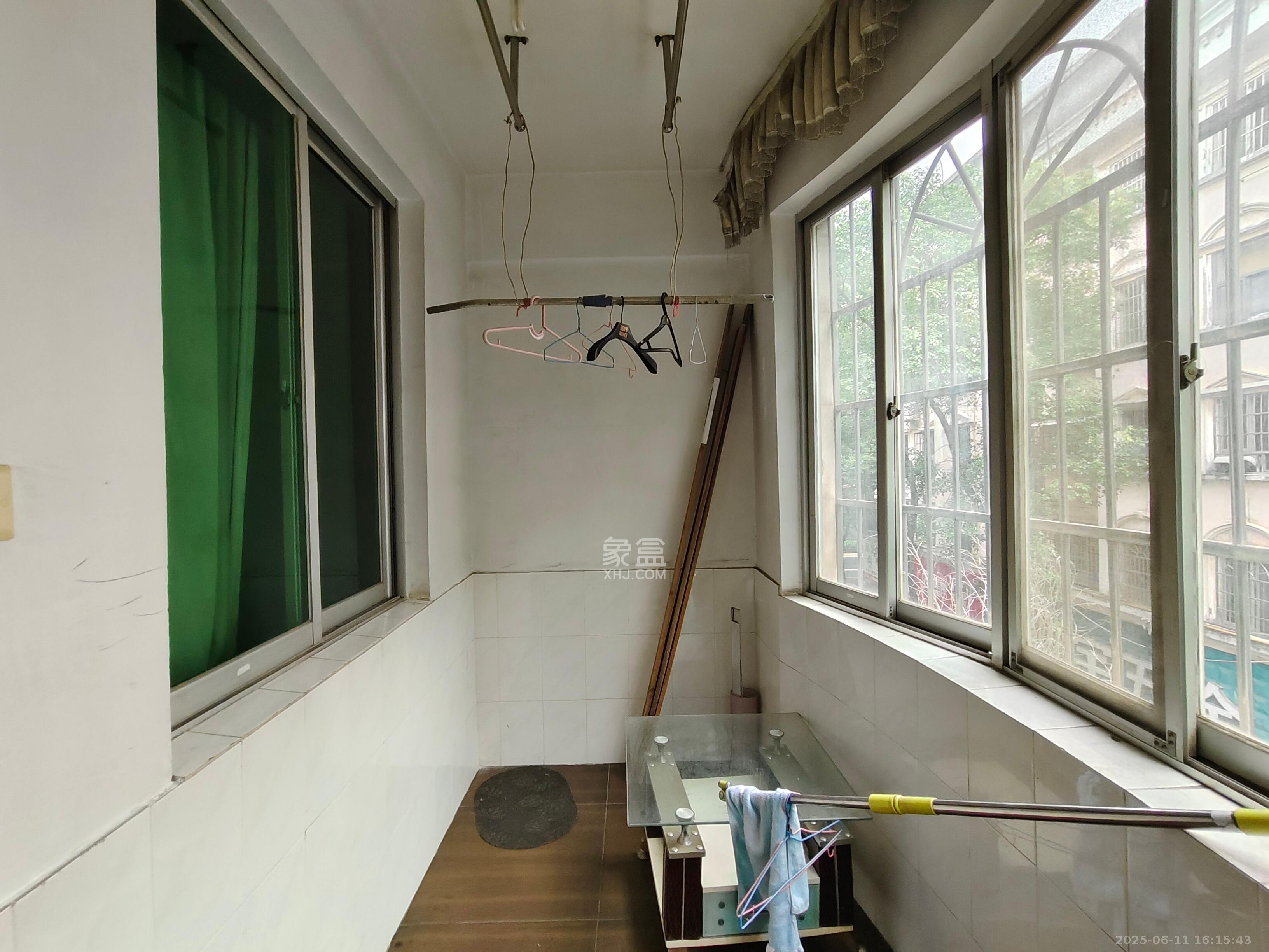 马王堆陶瓷建材新城  3室2厅1卫   1800.00元/月室内图