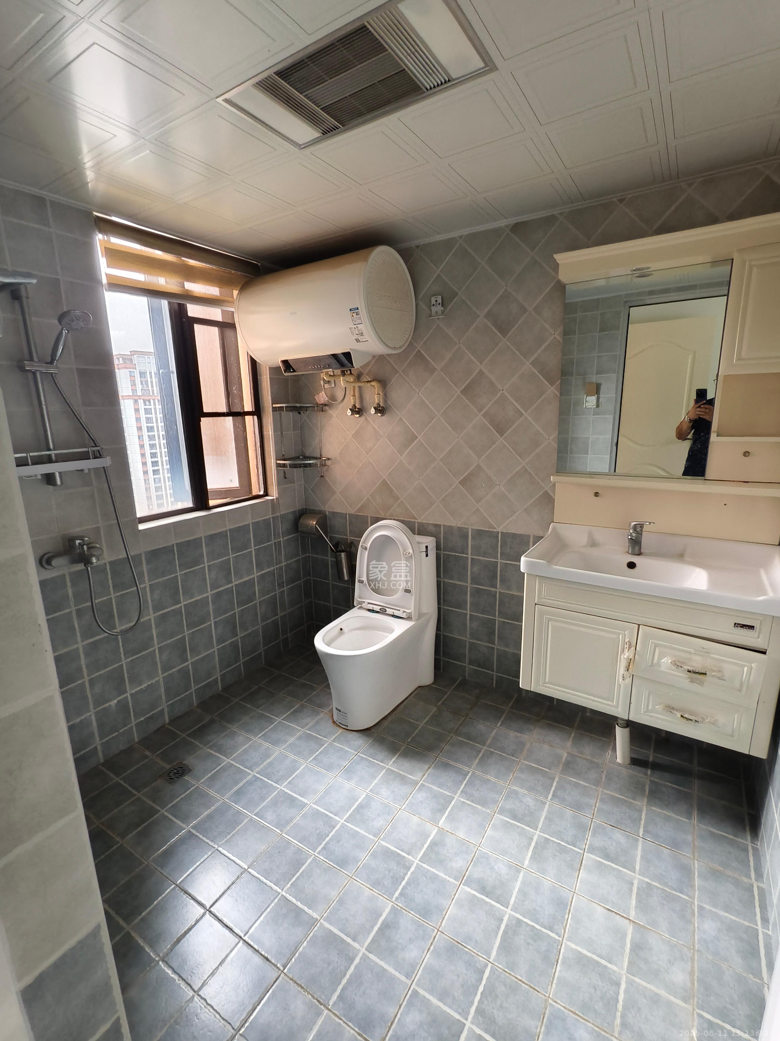 梅溪鑫苑名家  3室2厅2卫   2600.00元/月室内图