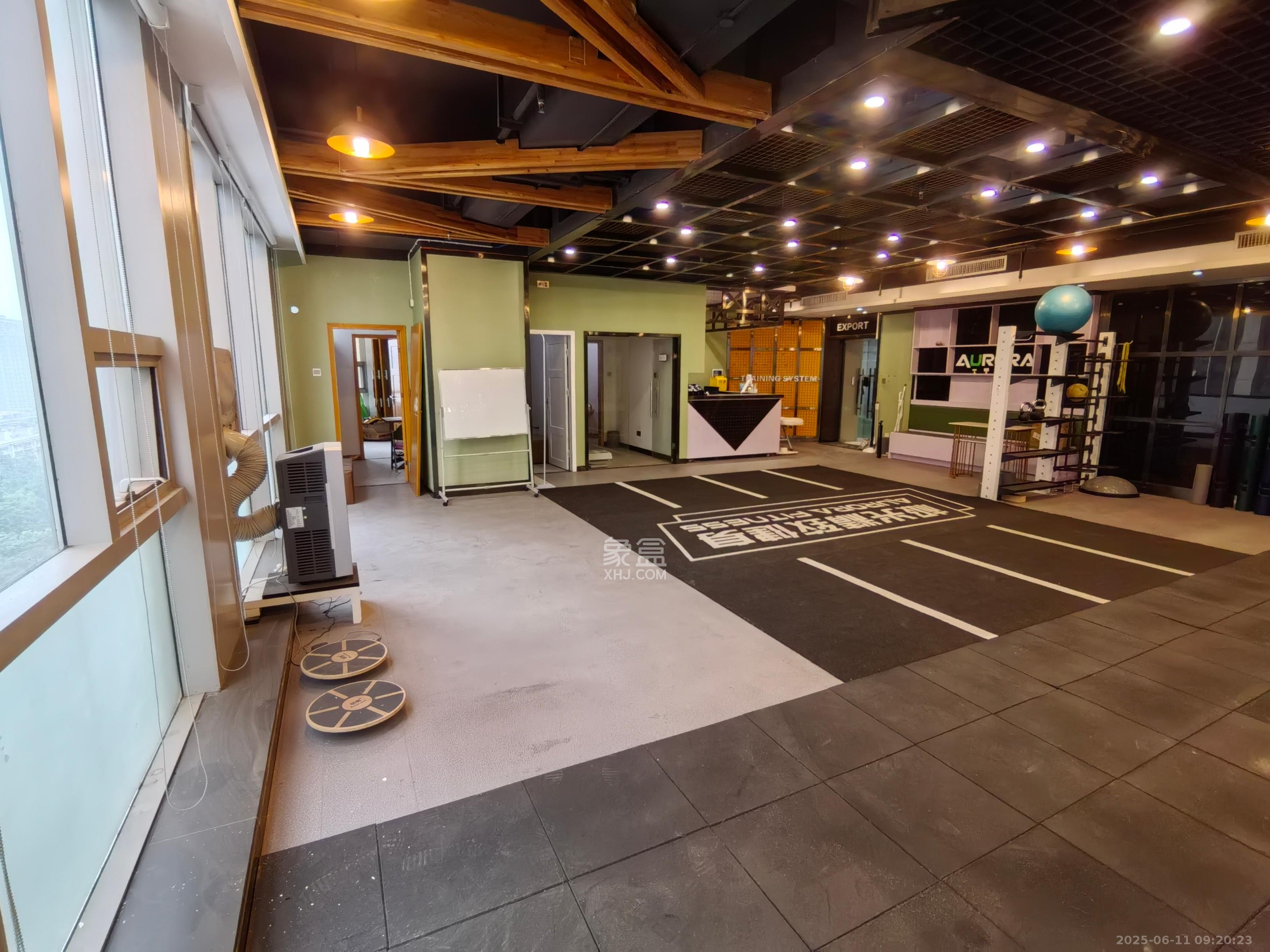 顺天国际金融中心   183.0㎡      6600.0元/月室内图