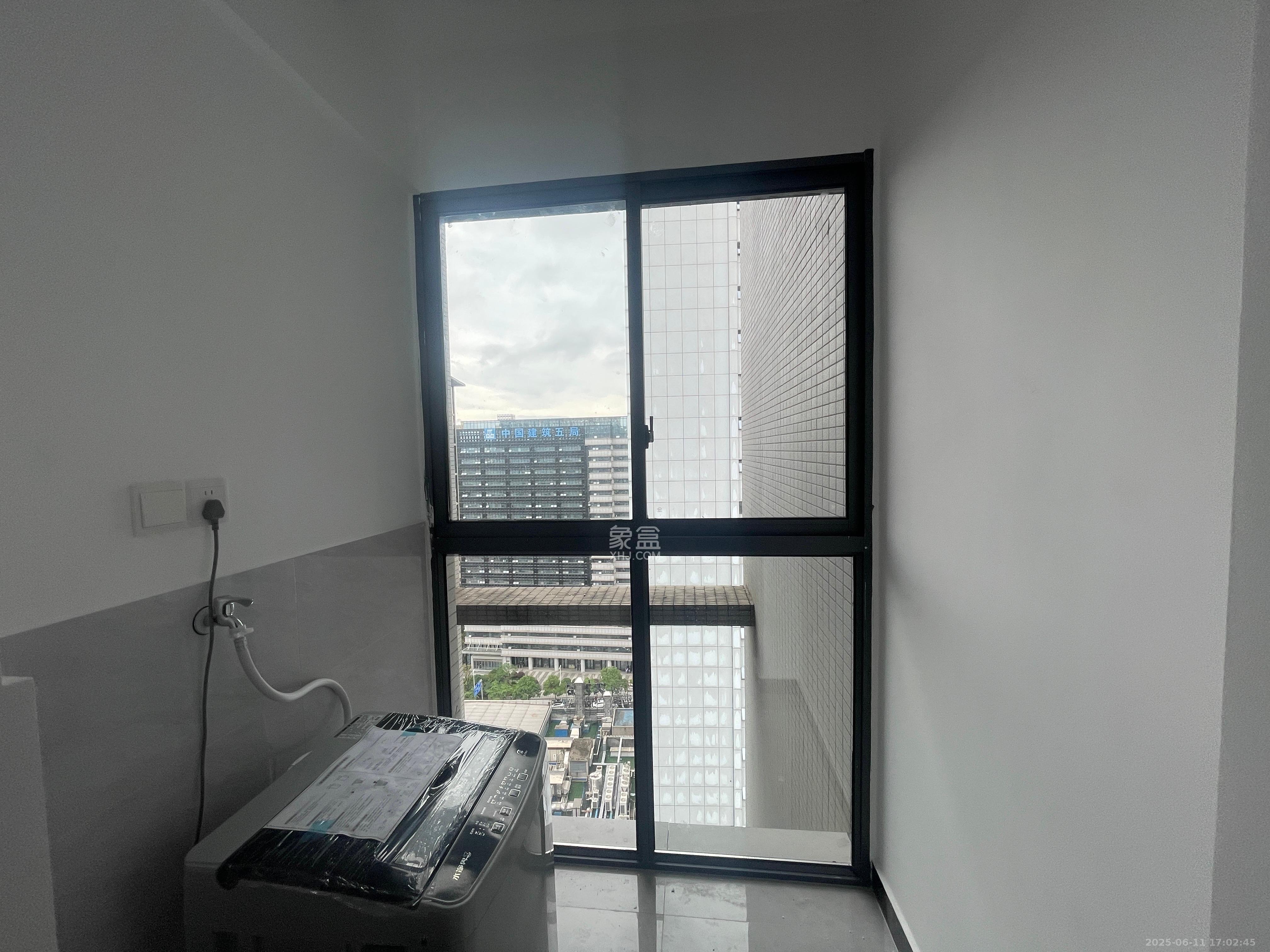 亚商国际  2室2厅1卫    2000.0元/月室内图