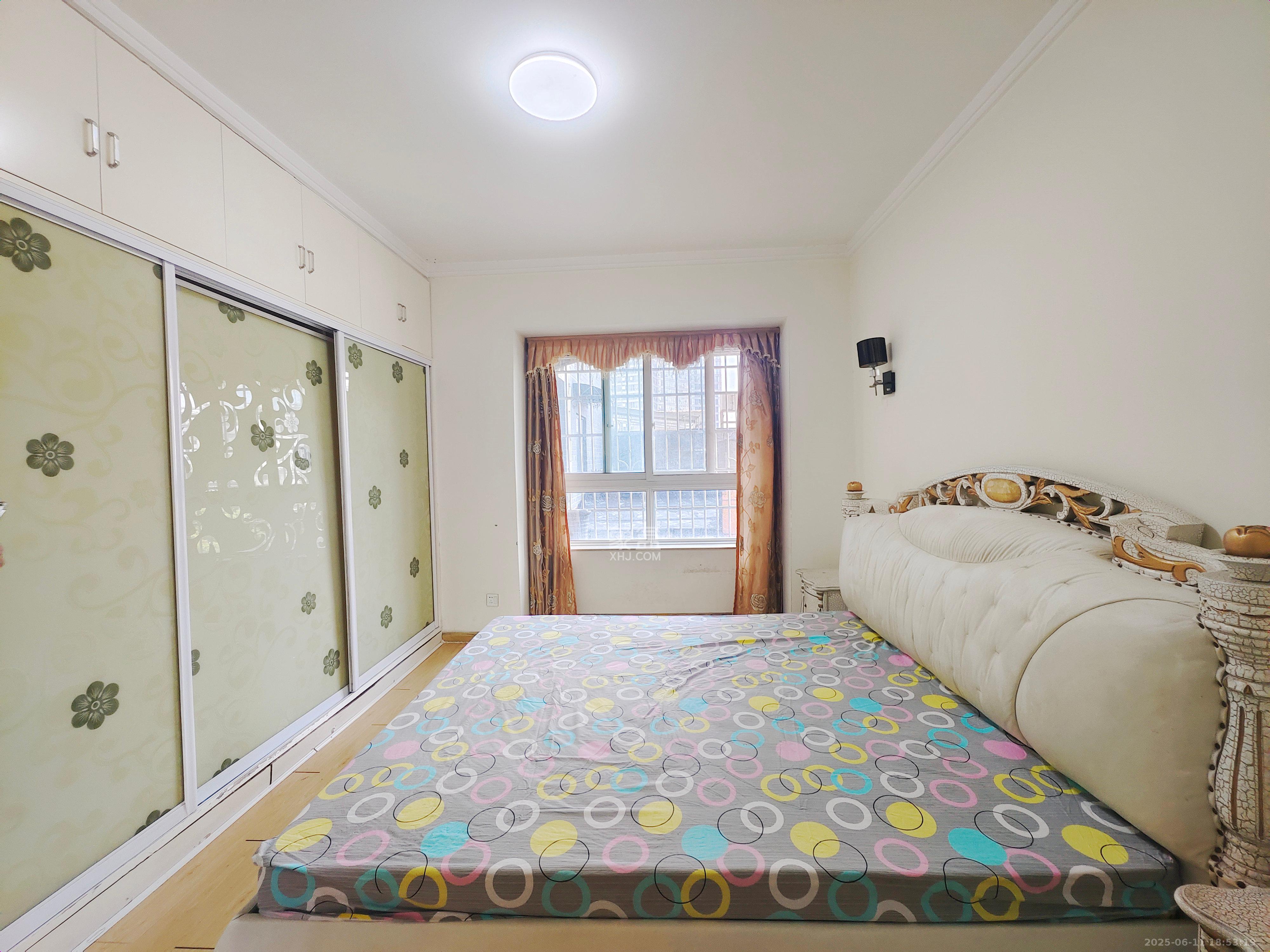 星蓝湾  3室2厅2卫    3100.0元/月室内图