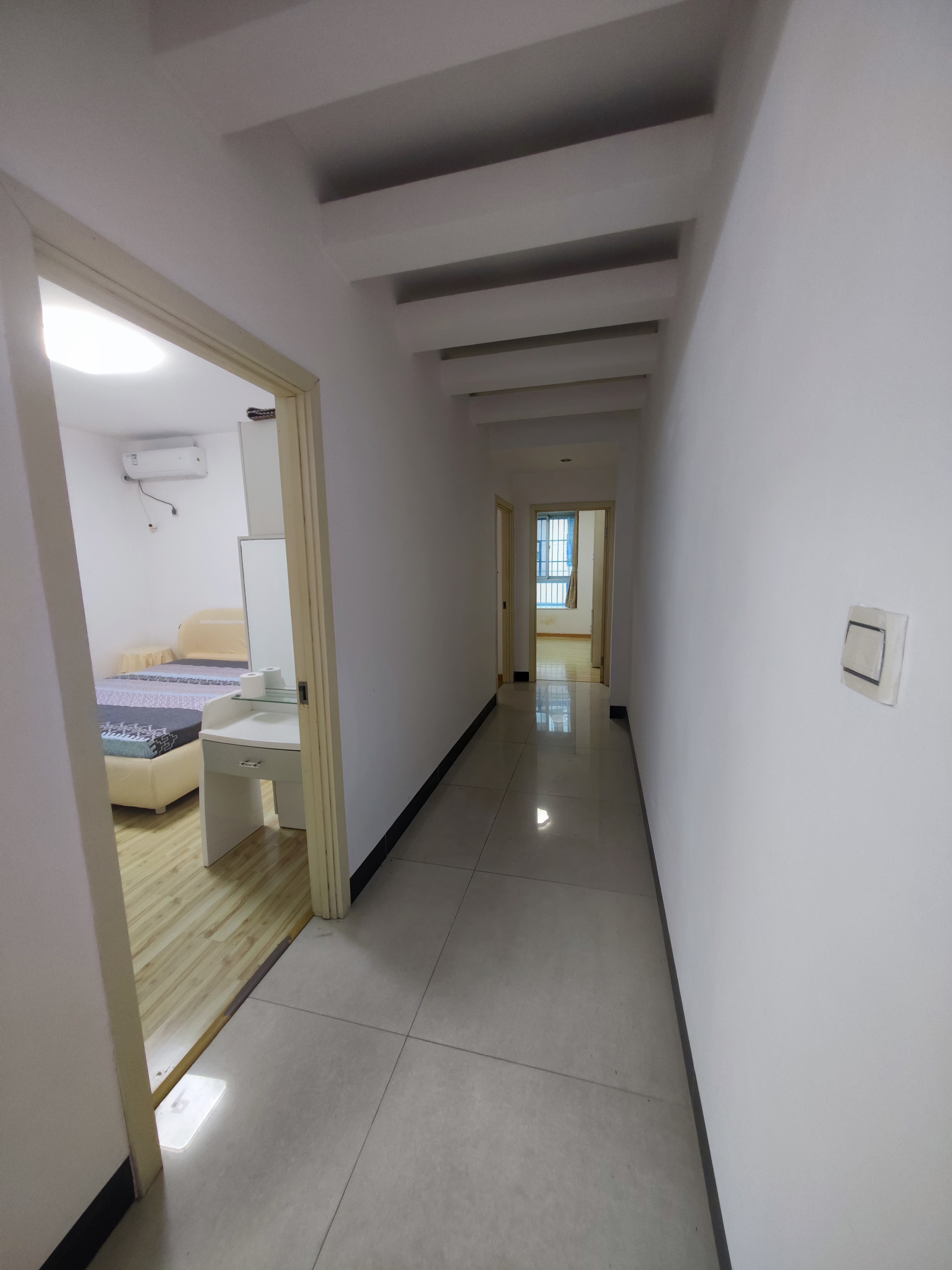 四季大厦 3室2厅1卫 3000.0元/月 四季大厦 3室2厅1卫 3000.0元/月室内图