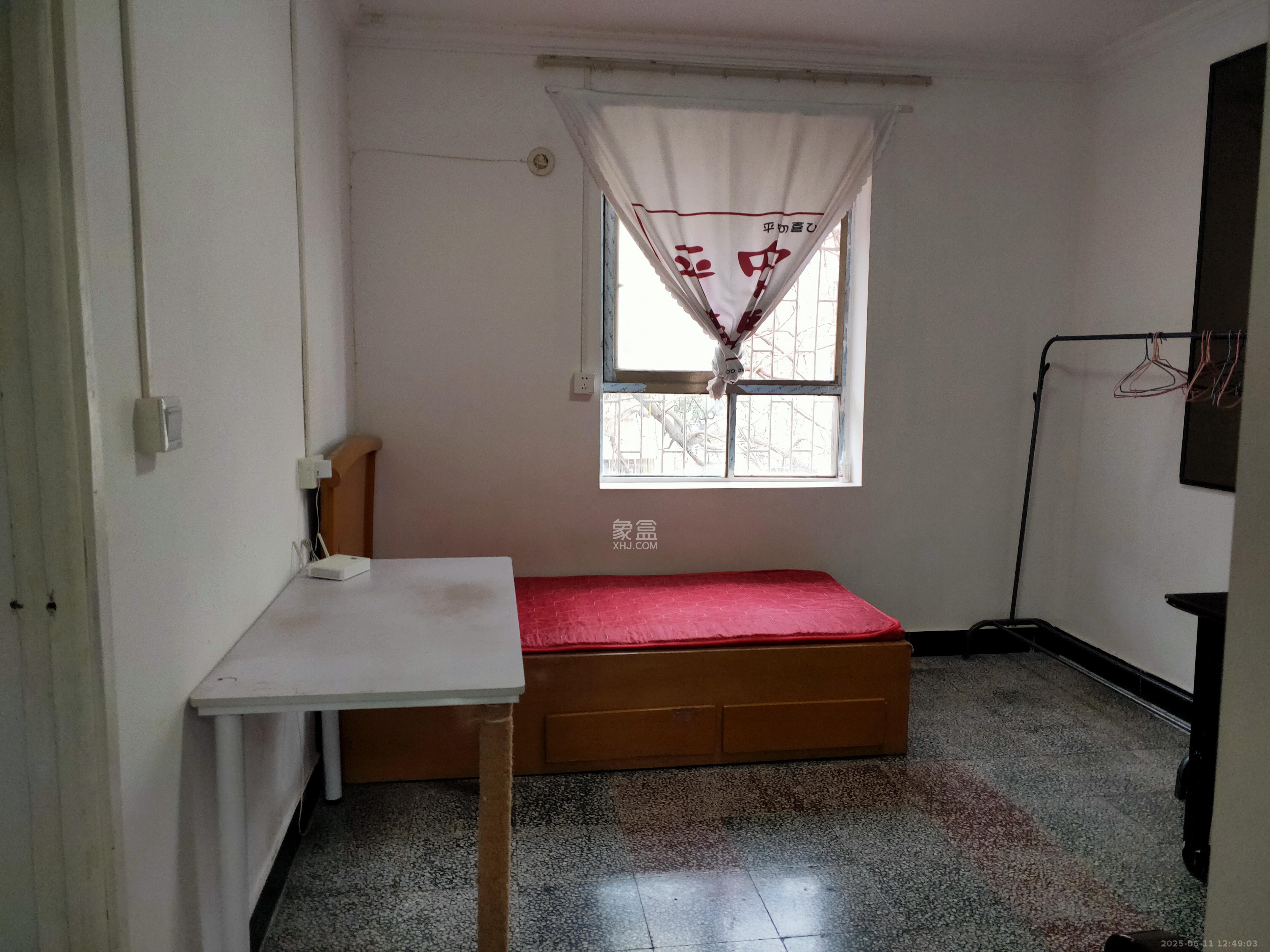 朝阳一、二村 1室1厅1卫 1300.0元/月 朝阳一、二村 1室1厅1卫 1300.0元/月室内图