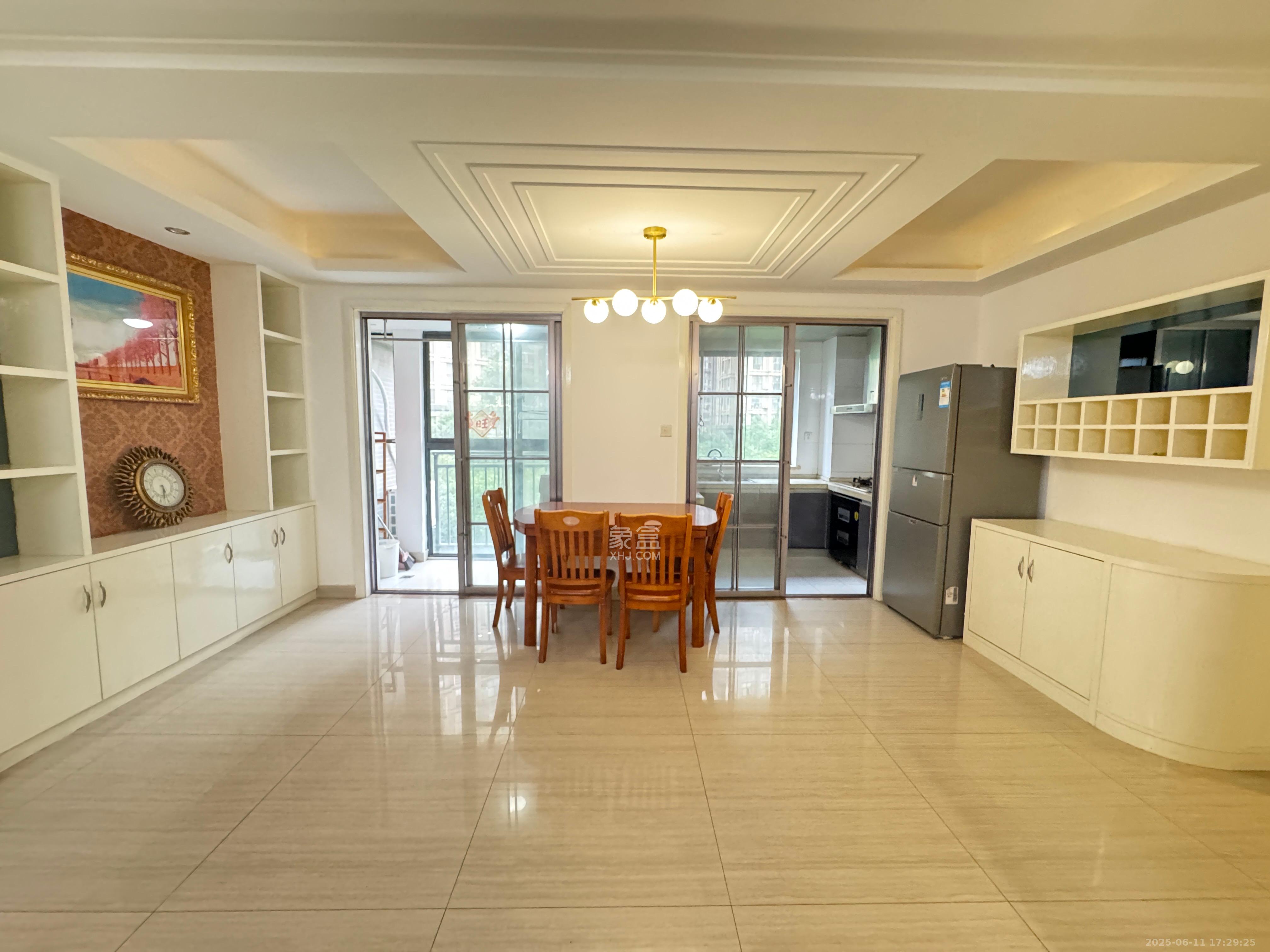 优山美地 3室2厅2卫 2700.0元/月 优山美地 3室2厅2卫 2700.0元/月室内图