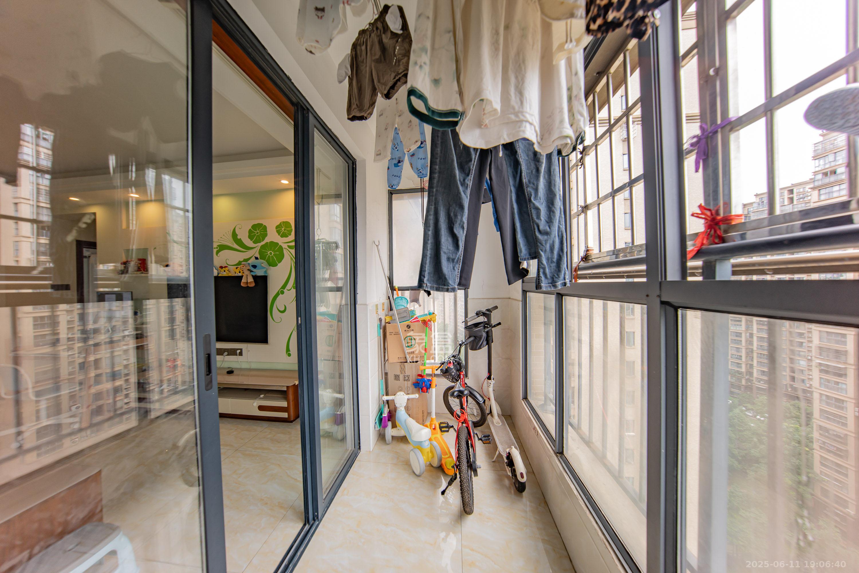 中建麓山和苑  3室2厅2卫    75.0万 中建麓山和苑  3室2厅2卫    75.0万阳台