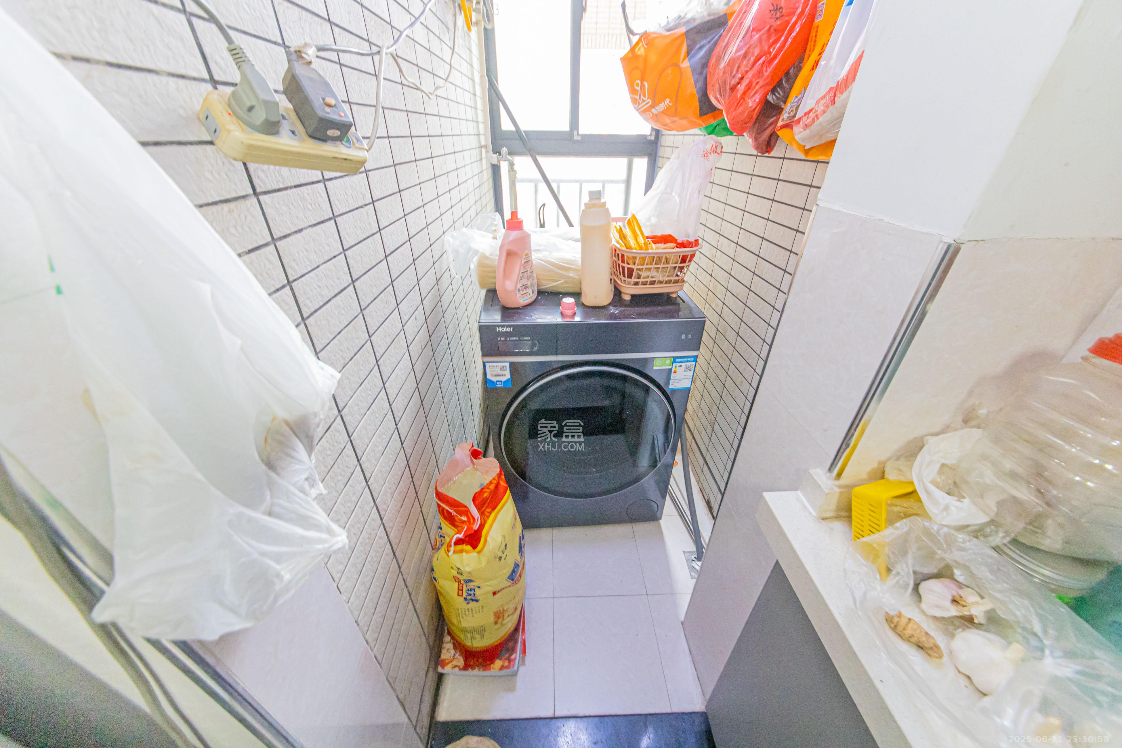 中信文化广场(中信新城二期) 2室2厅1卫 57.0万 中信文化广场(中信新城二期) 2室2厅1卫 57.0万厨房