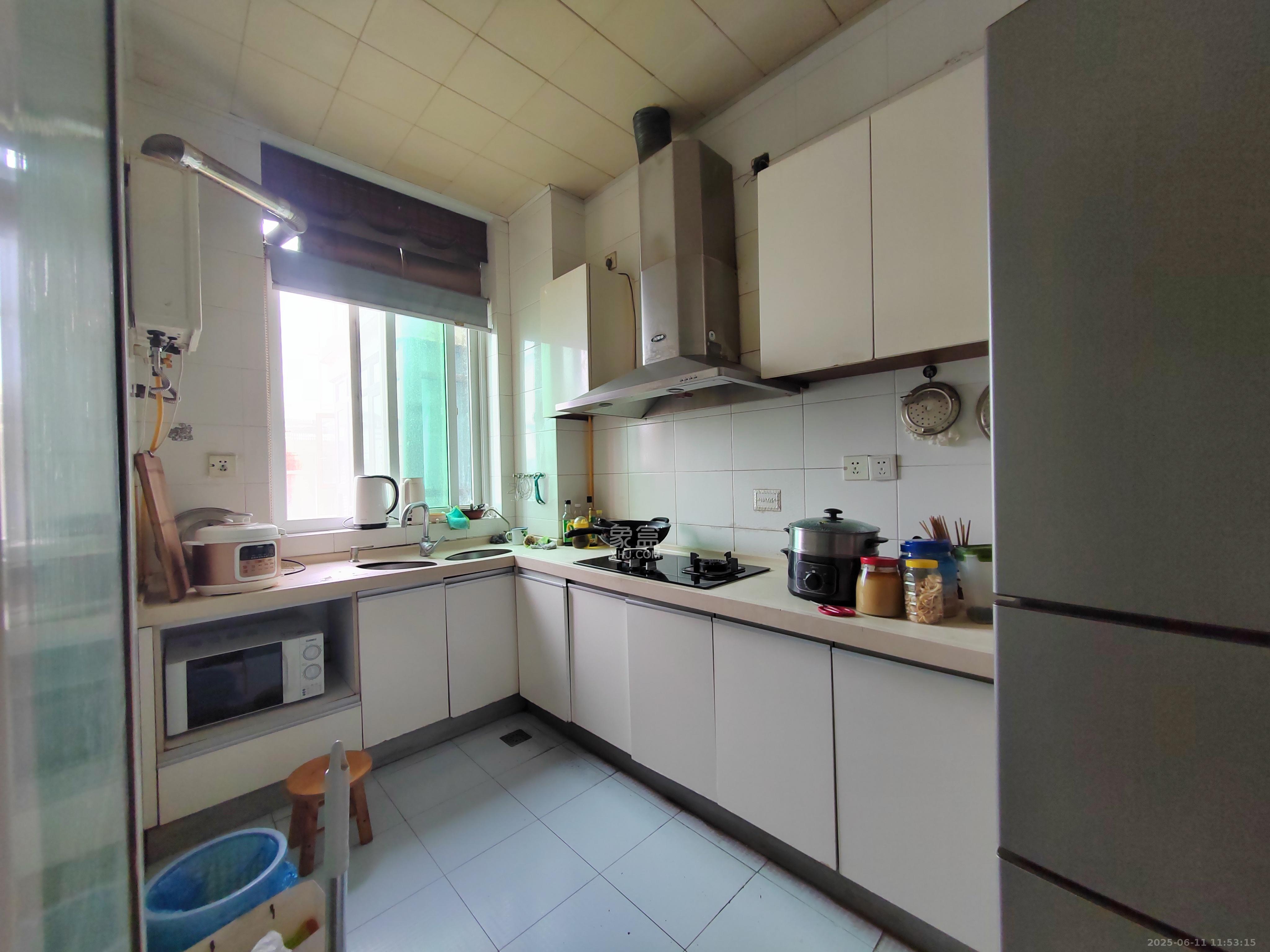 创远景园 3室2厅2卫 3500.0元/月 创远景园 3室2厅2卫 3500.0元/月室内图