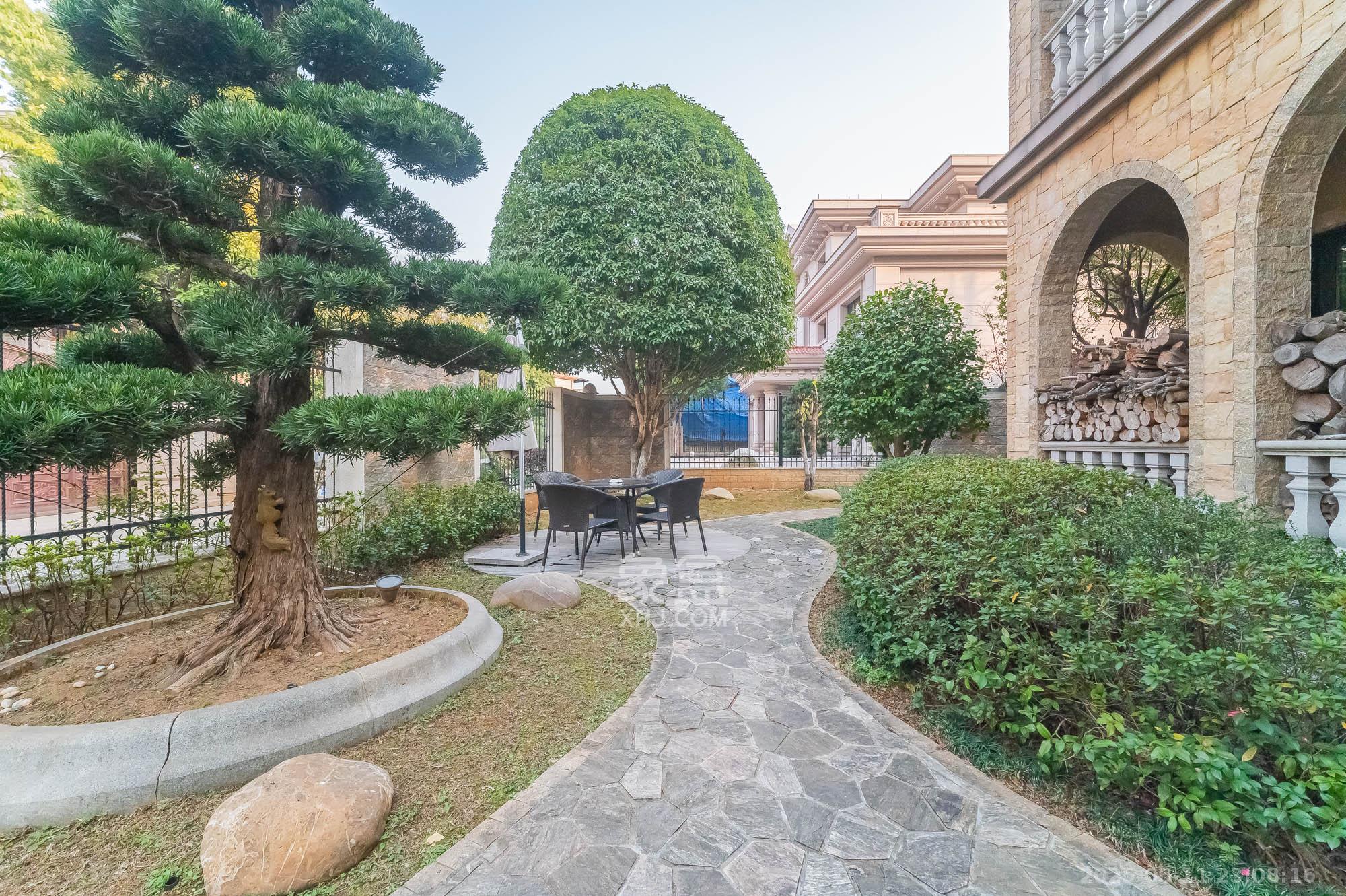 碧桂园威尼斯城 8室2厅6卫 1268.98万 碧桂园威尼斯城 8室2厅6卫 1268.98万其他